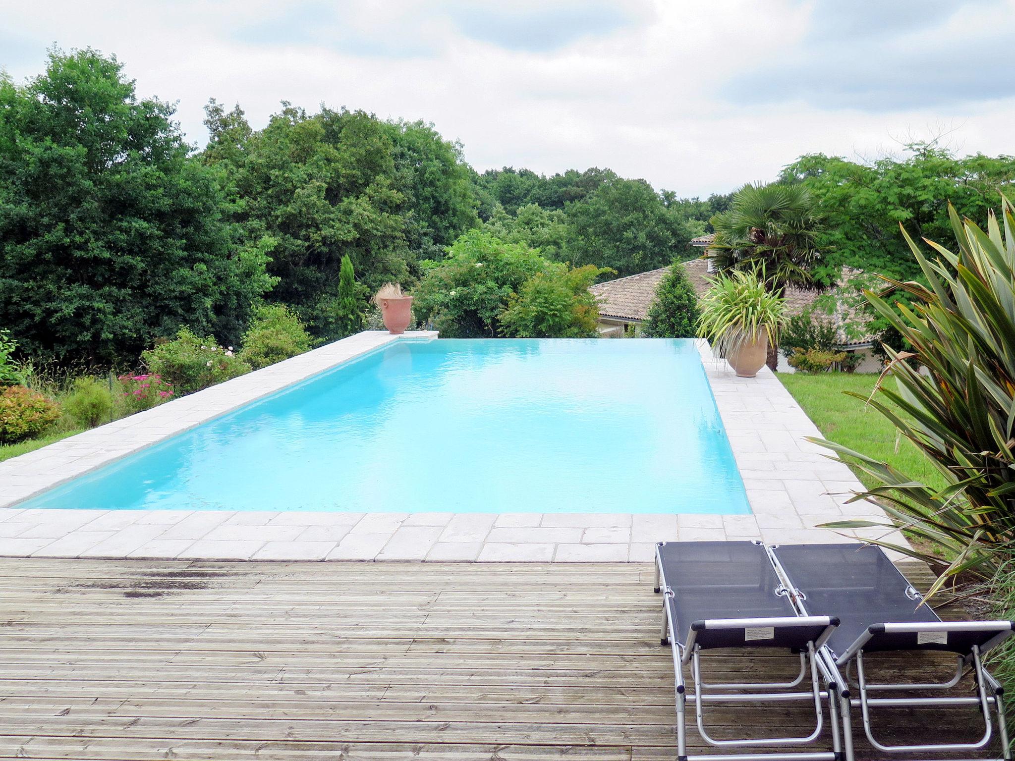 Foto 6 - Casa de 5 quartos em Nassiet com piscina privada e terraço