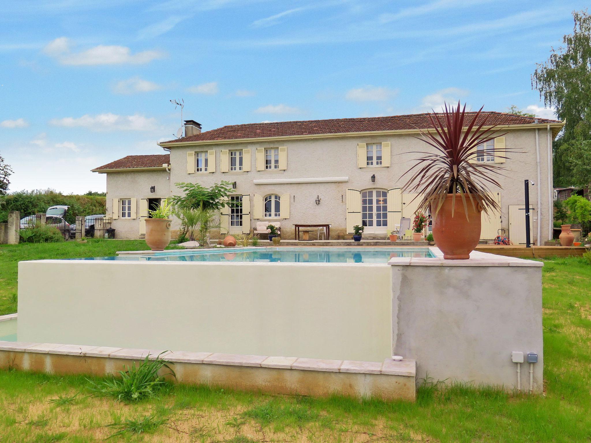 Foto 22 - Casa de 5 quartos em Nassiet com piscina privada e terraço