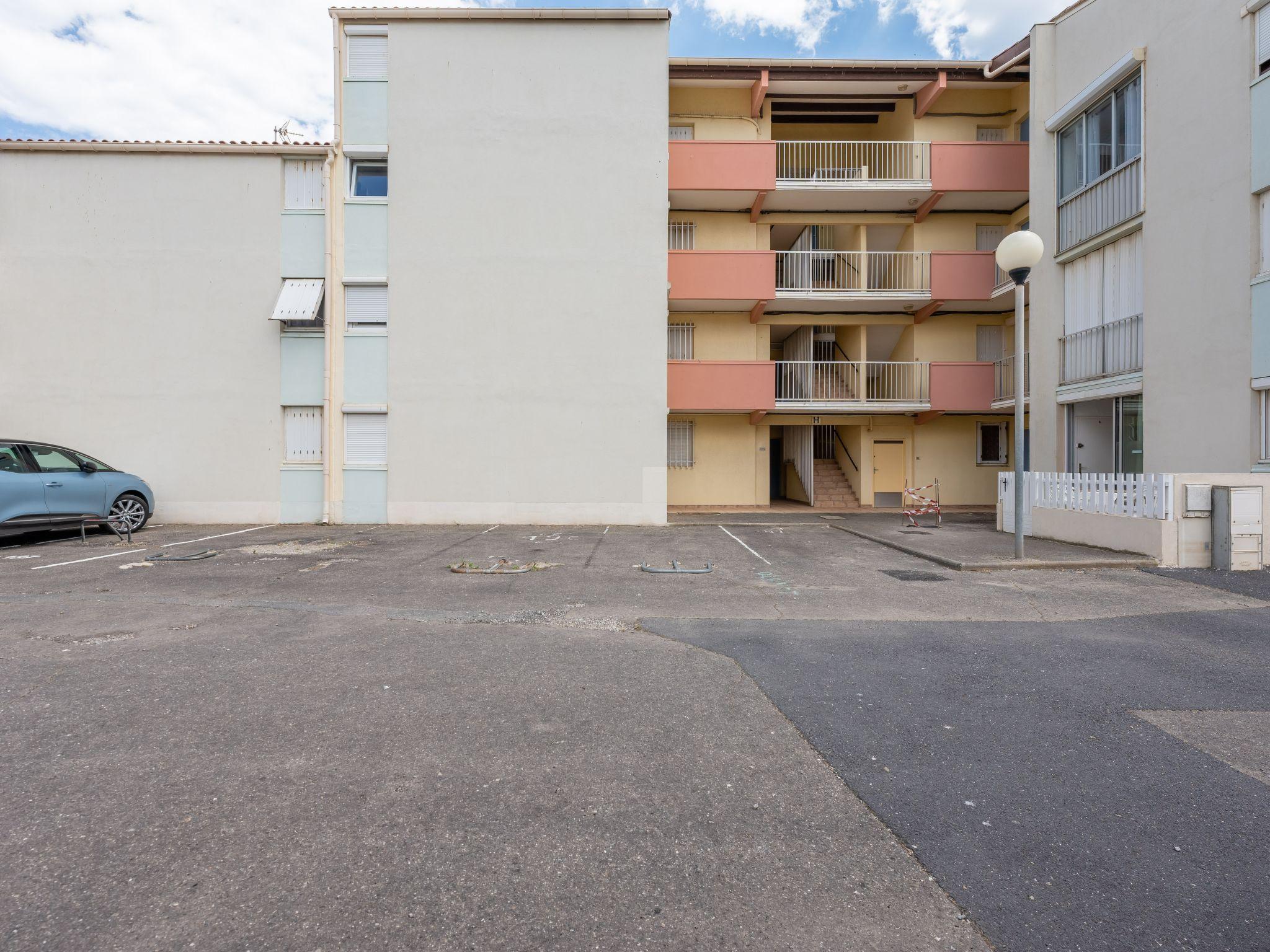 Foto 14 - Apartamento de 2 quartos em Narbonne com vistas do mar