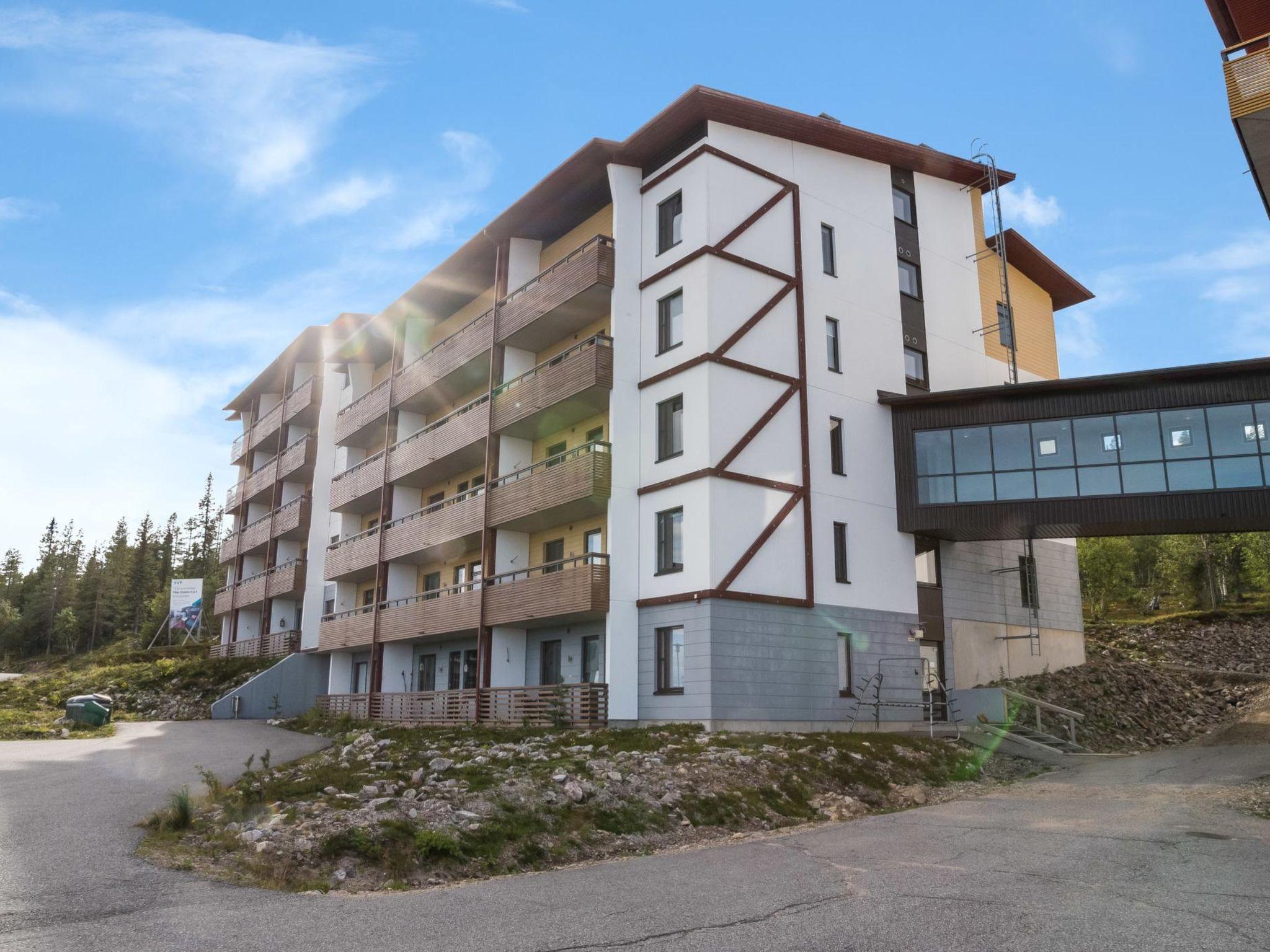 Foto 19 - Haus mit 1 Schlafzimmer in Kolari mit sauna und blick auf die berge