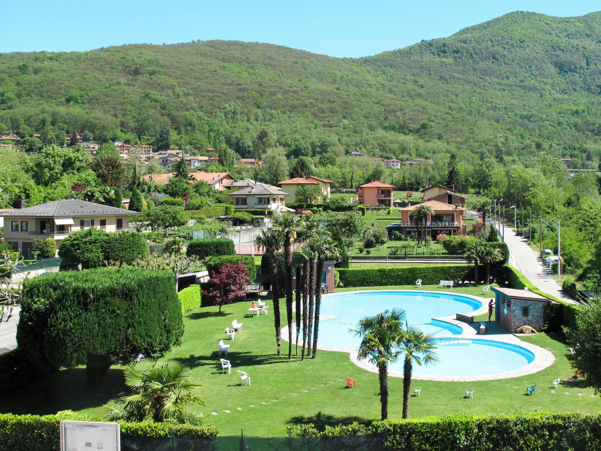 Photo 19 - Appartement de 1 chambre à Brezzo di Bedero avec piscine et vues sur la montagne
