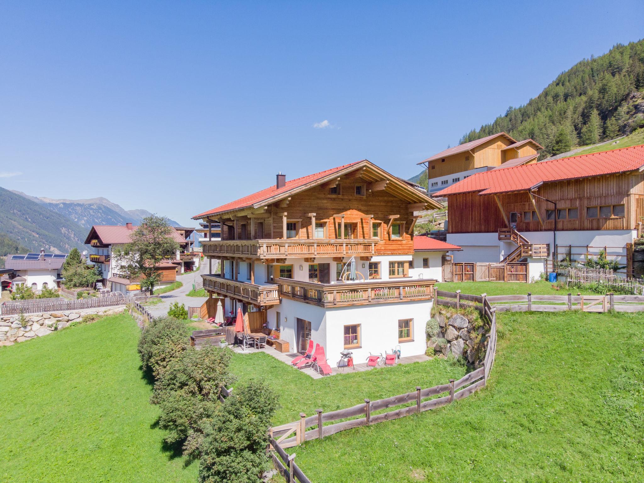 Photo 1 - Appartement de 2 chambres à Längenfeld avec jardin et vues sur la montagne