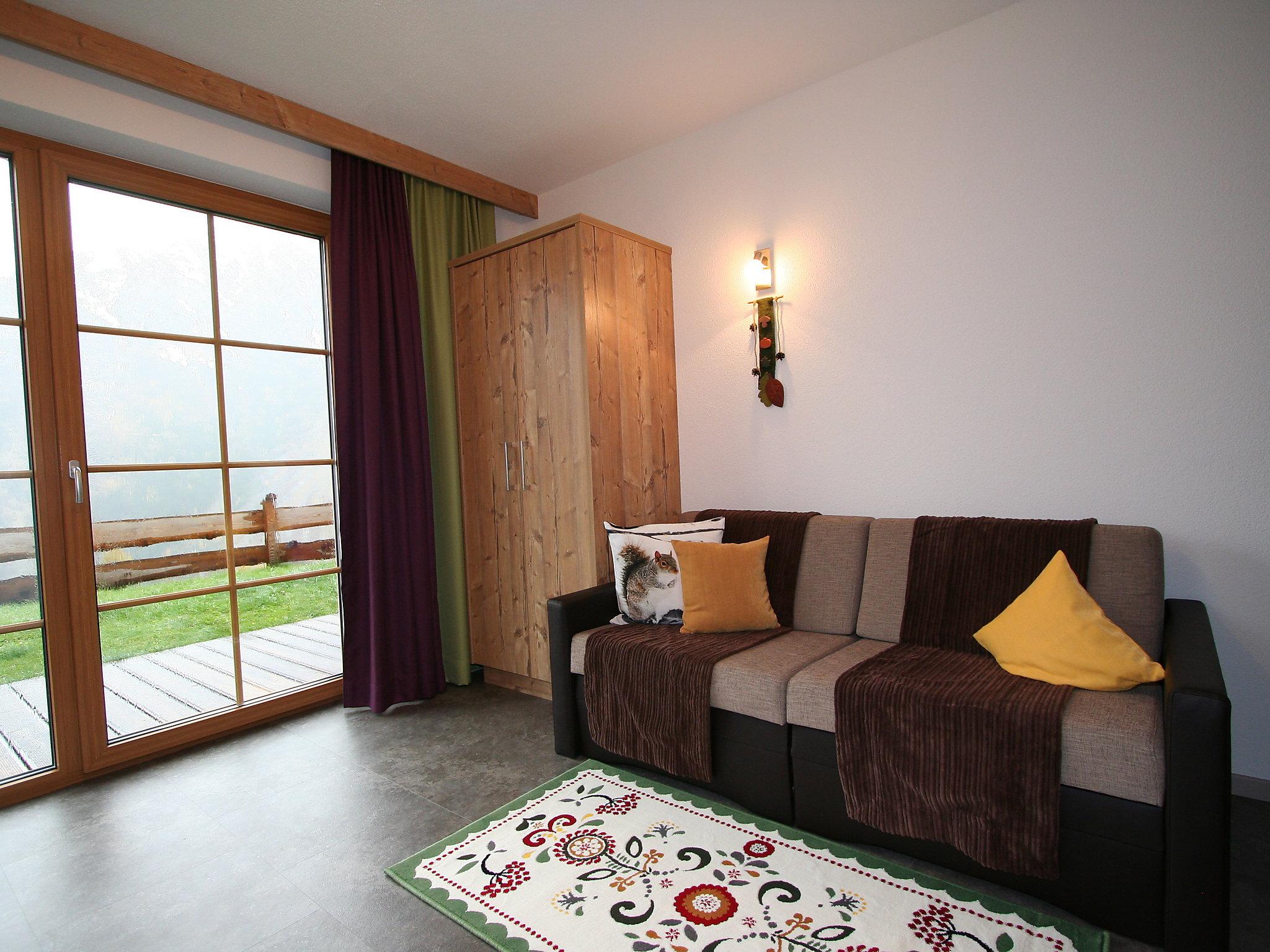 Foto 4 - Appartamento con 3 camere da letto a Längenfeld con giardino e vista sulle montagne