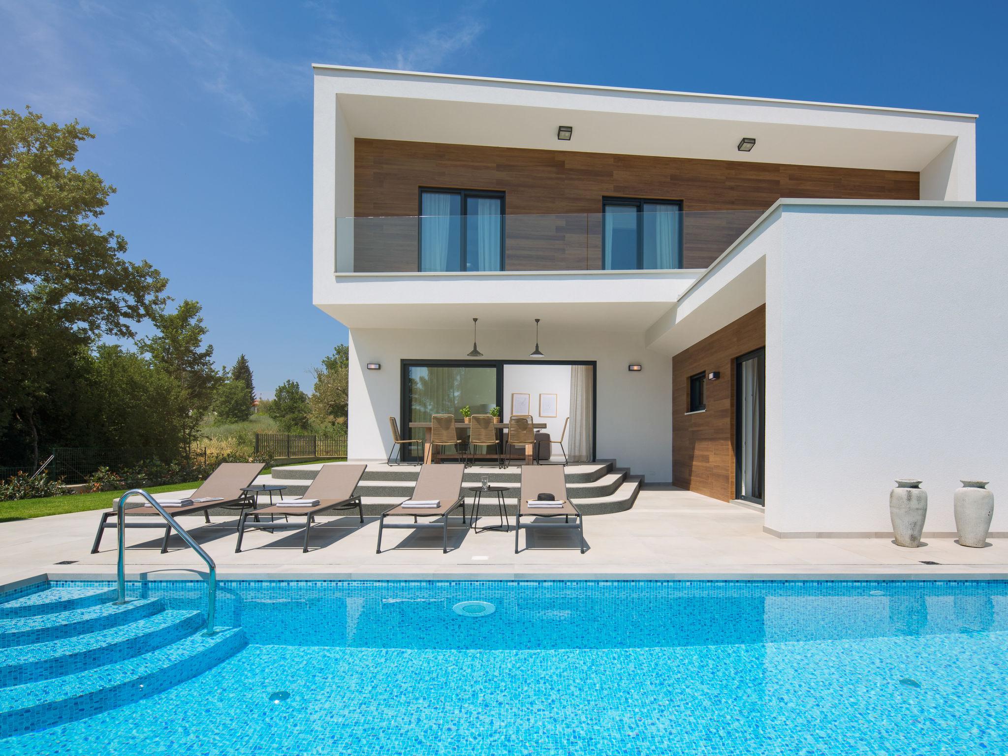 Foto 2 - Casa de 3 quartos em Tar-Vabriga com piscina privada e vistas do mar