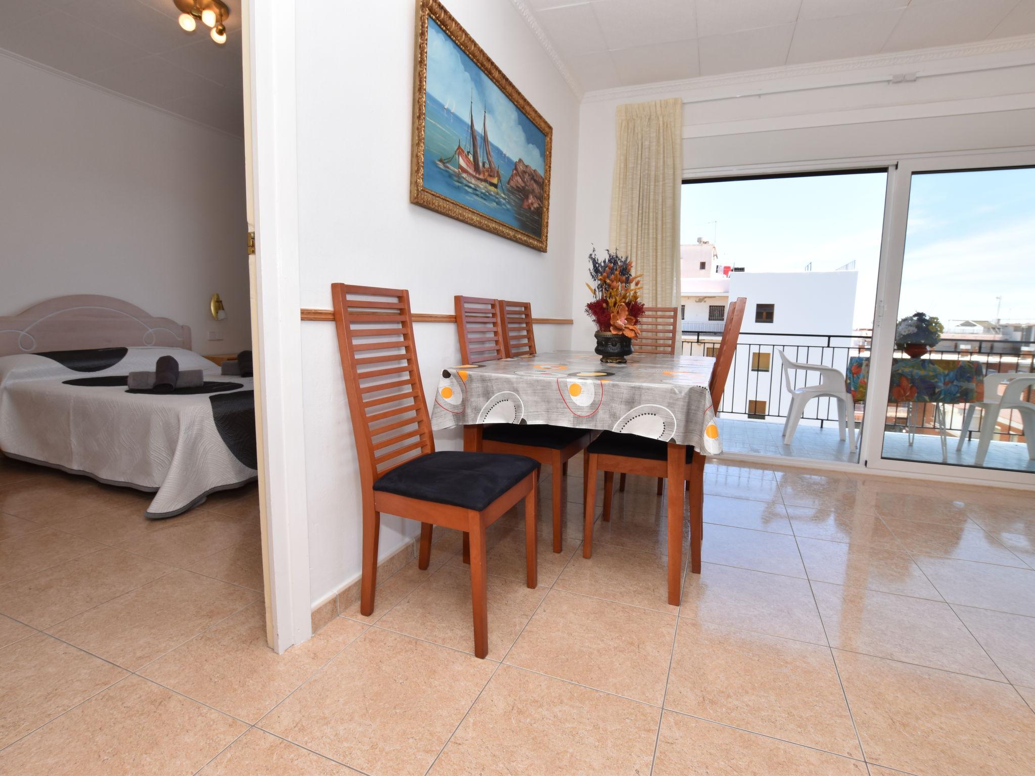Foto 10 - Apartamento de 3 habitaciones en Torredembarra con terraza y vistas al mar