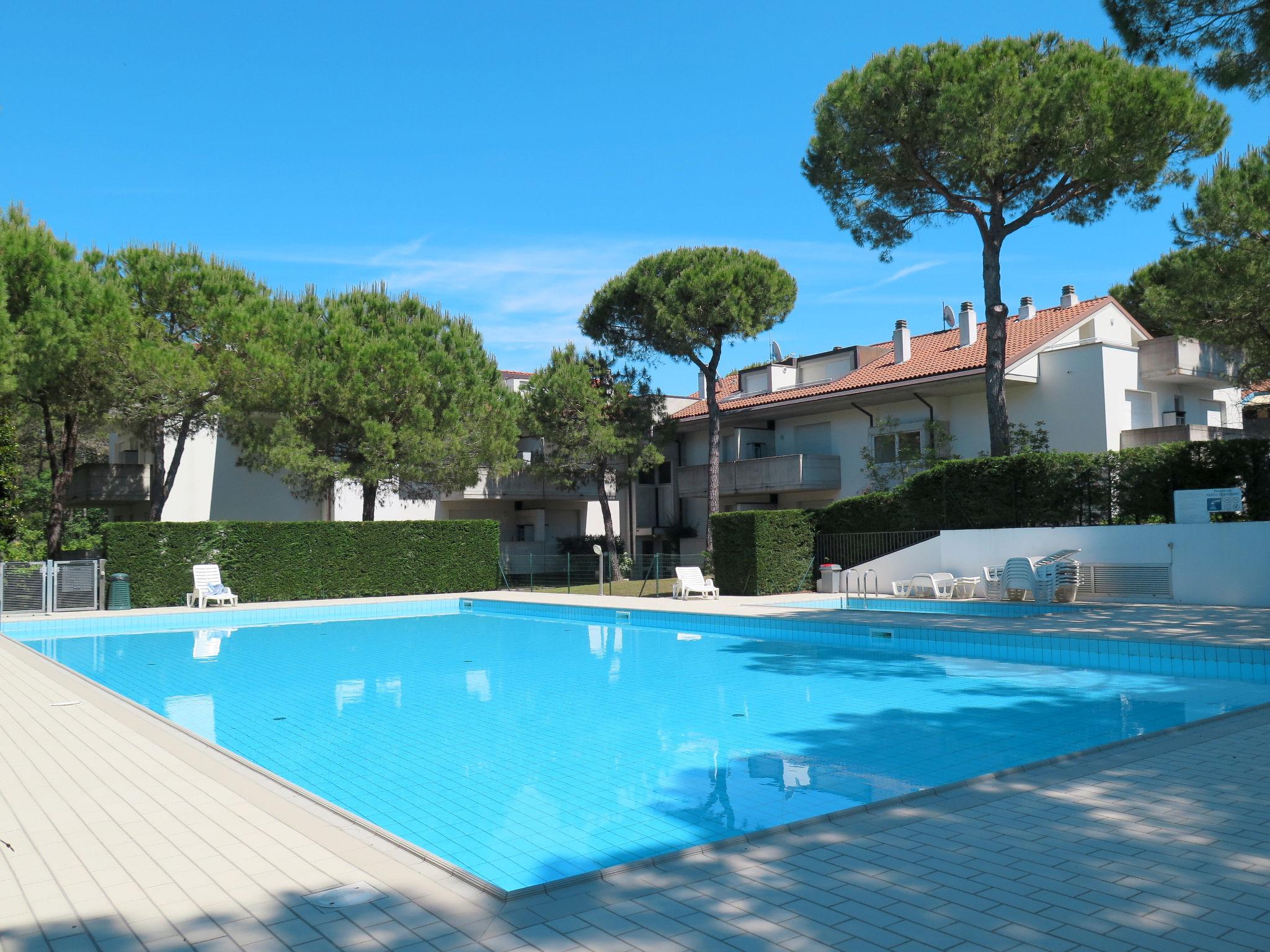 Photo 1 - Appartement en Lignano Sabbiadoro avec piscine et jardin