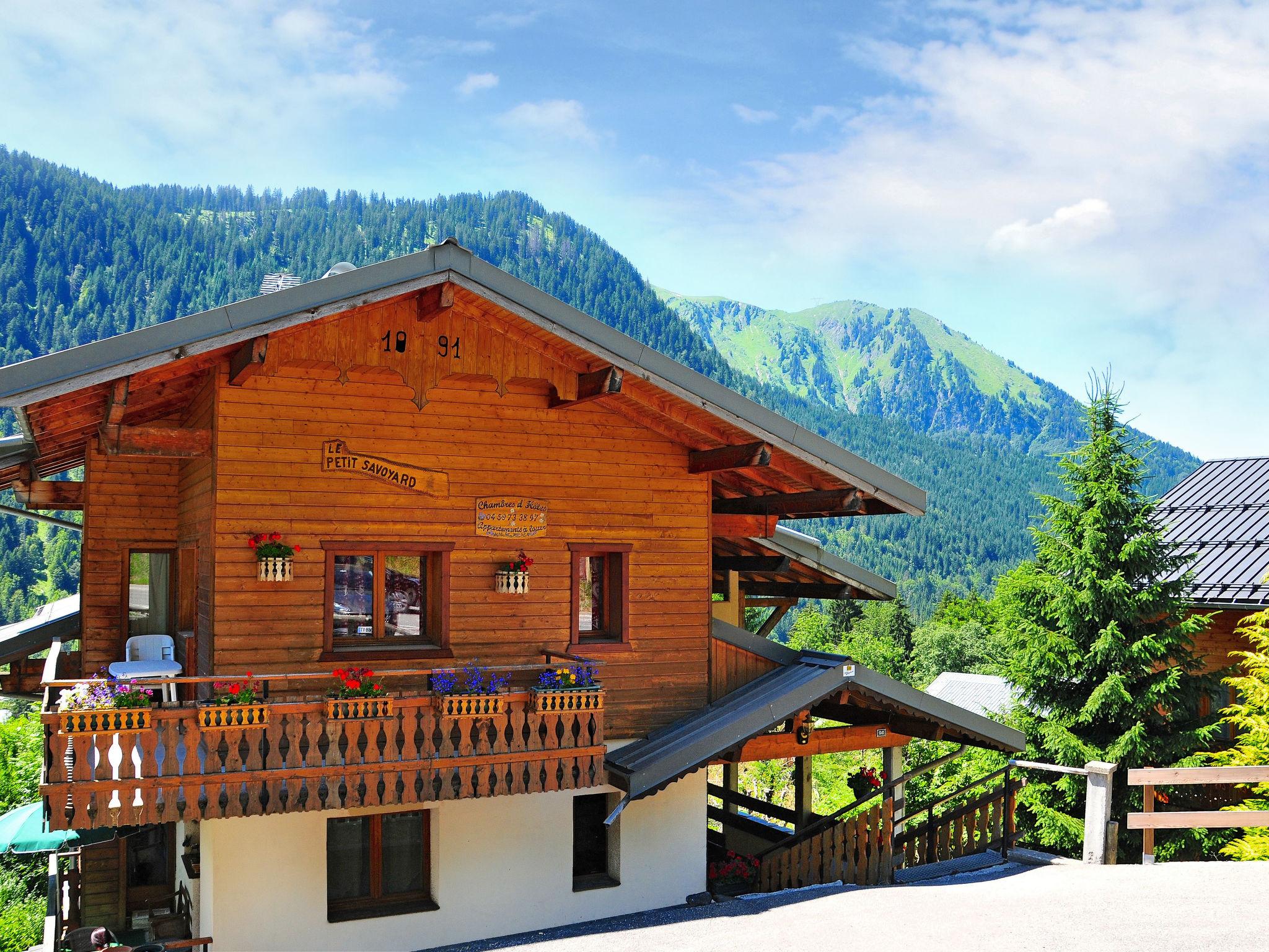 Photo 3 - Appartement de 2 chambres à Châtel avec jardin et vues sur la montagne