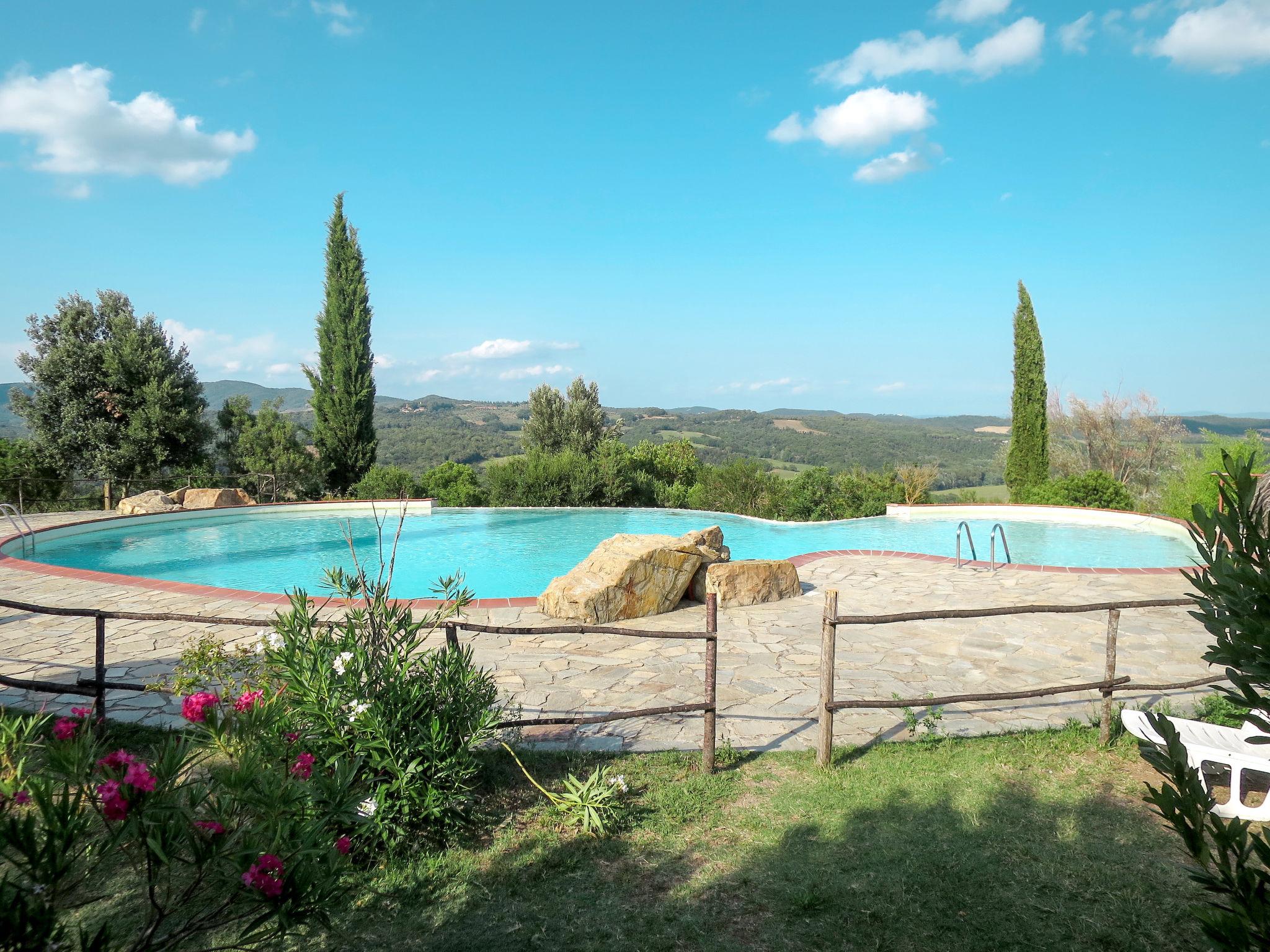 Foto 1 - Haus mit 1 Schlafzimmer in Monticiano mit schwimmbad und garten