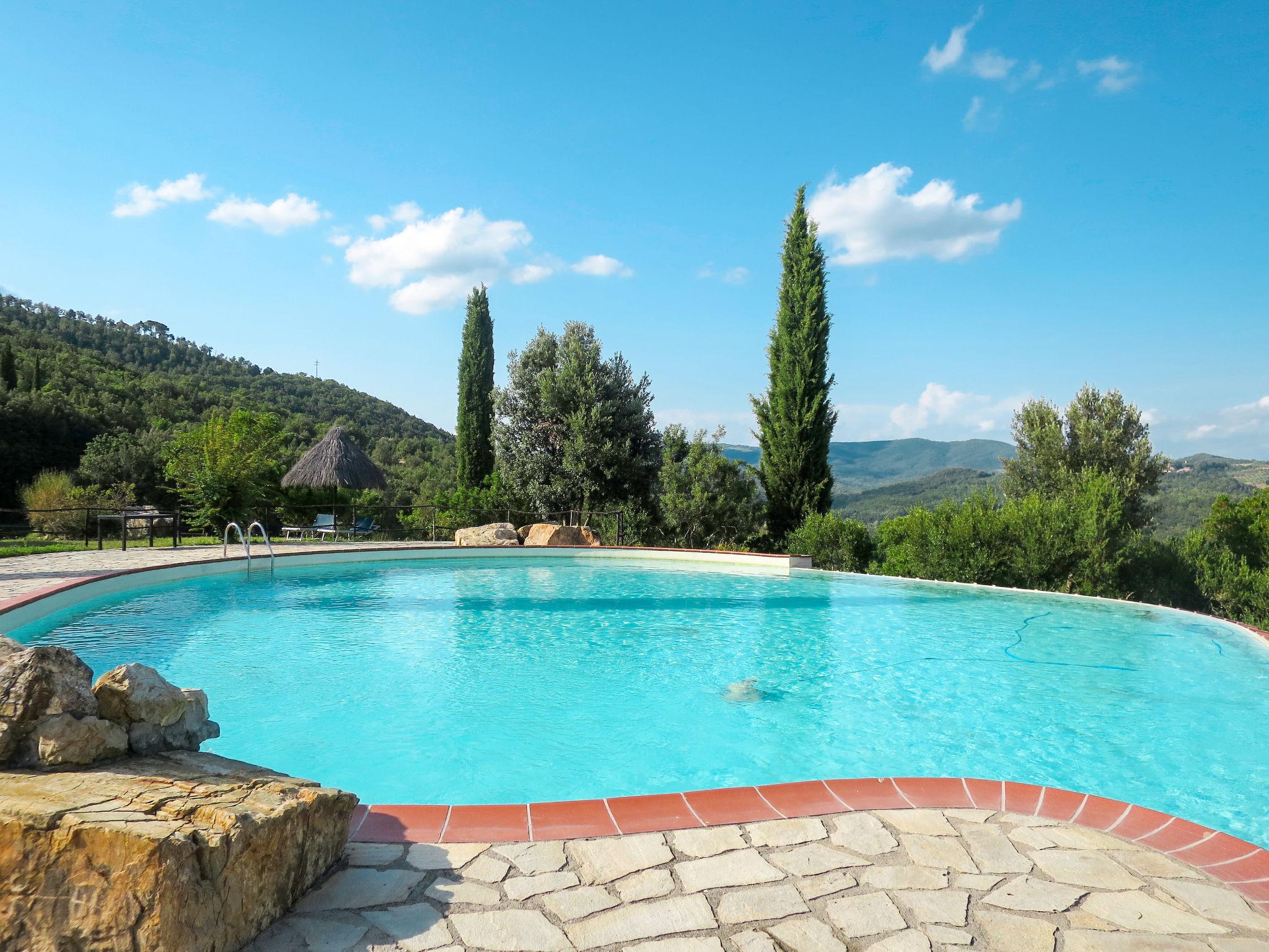Photo 16 - Maison de 1 chambre à Monticiano avec piscine et jardin
