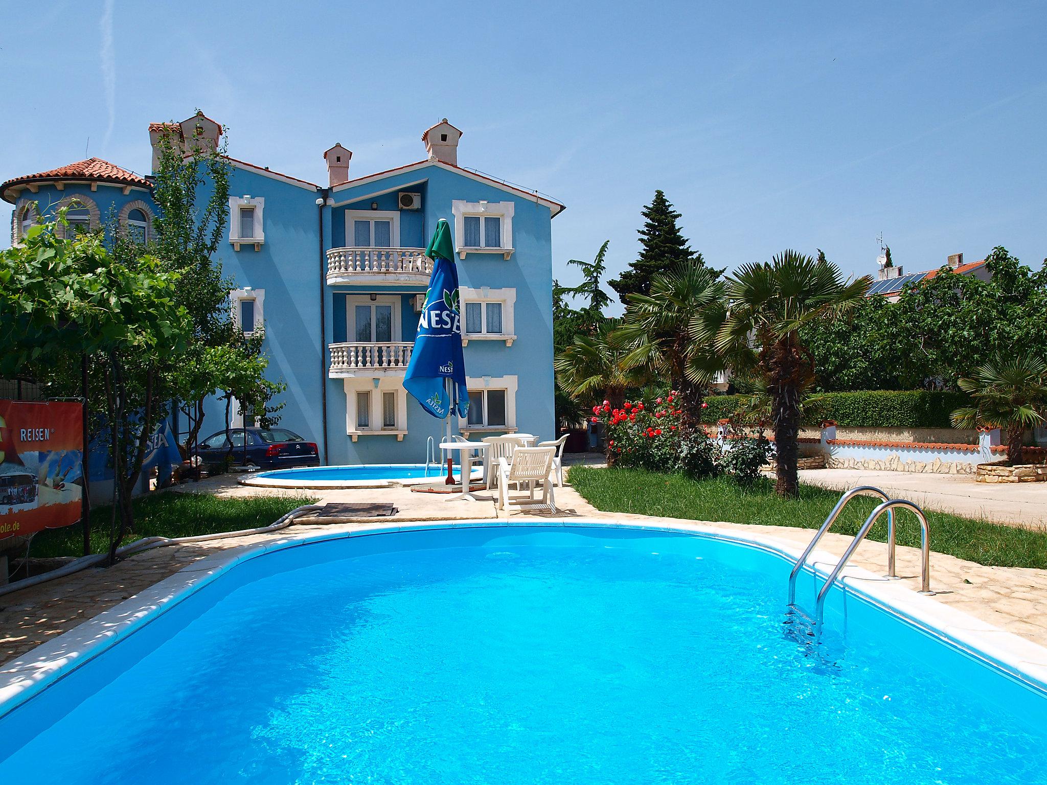 Foto 1 - Apartamento en Medulin con piscina y vistas al mar