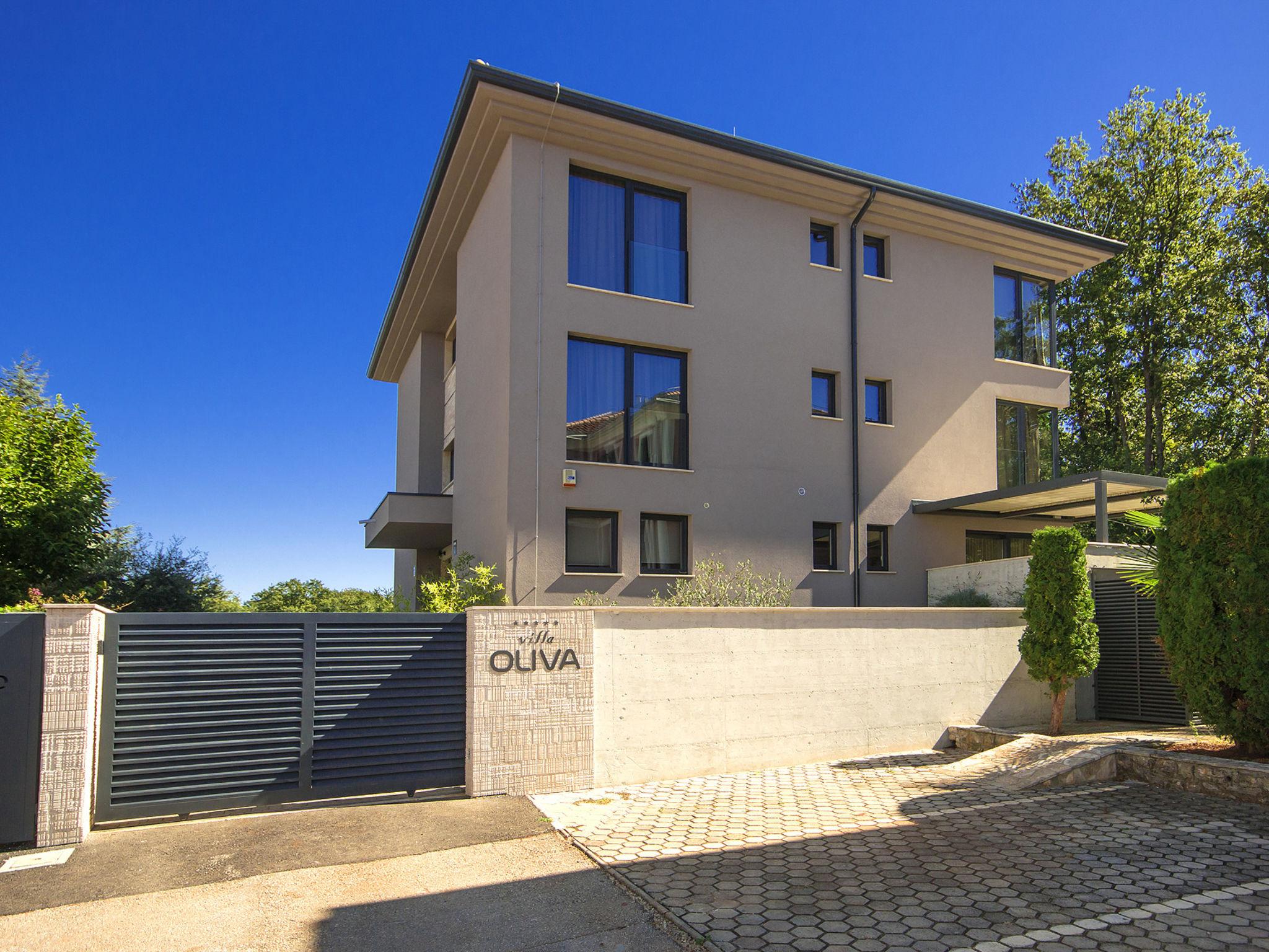 Foto 5 - Casa de 4 habitaciones en Umag con piscina privada y vistas al mar