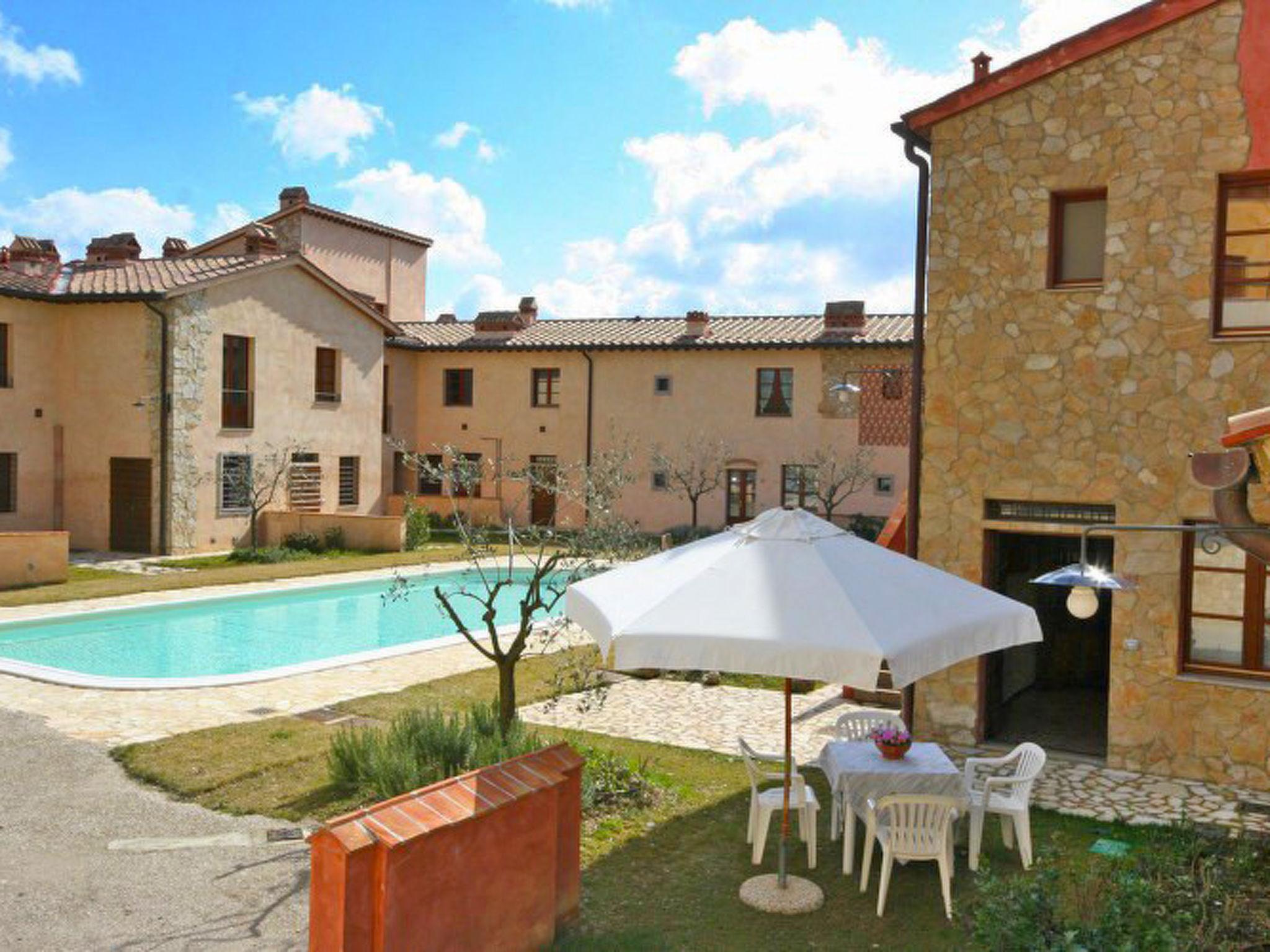 Photo 2 - Appartement de 1 chambre à Gambassi Terme avec piscine et jardin