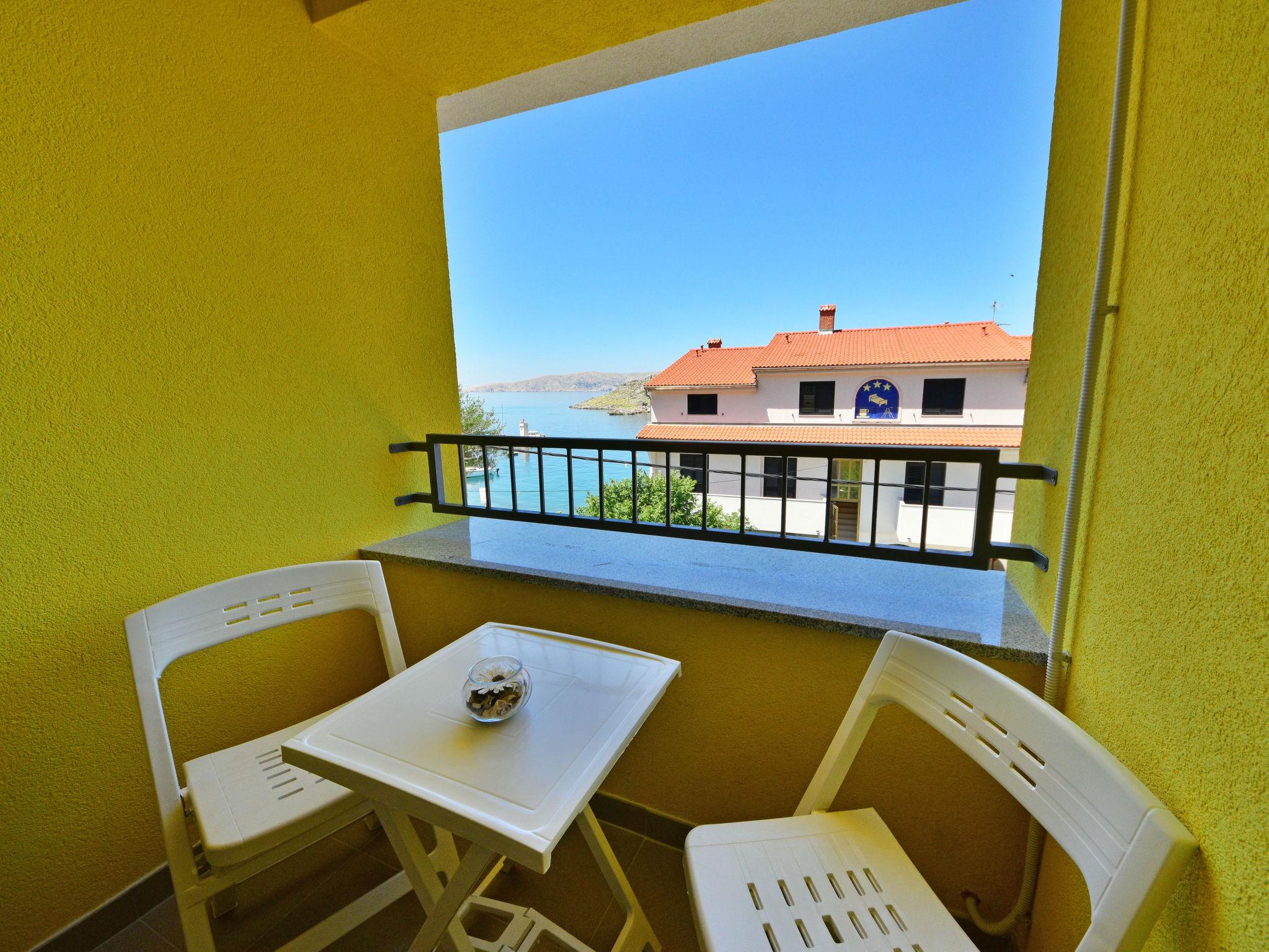 Foto 9 - Appartamento con 1 camera da letto a Senj con terrazza