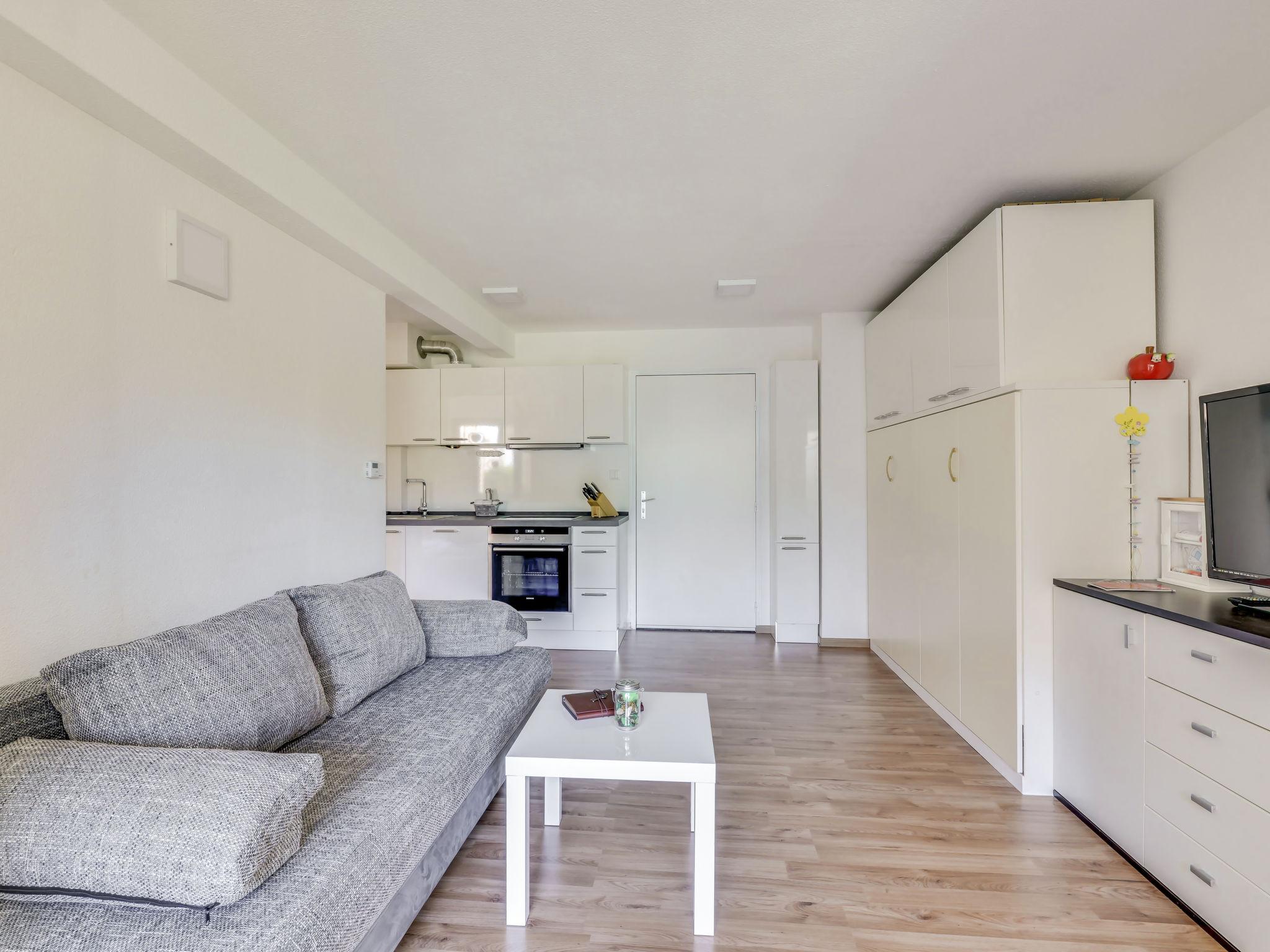 Foto 3 - Apartment mit 1 Schlafzimmer in Agde mit schwimmbad und blick aufs meer