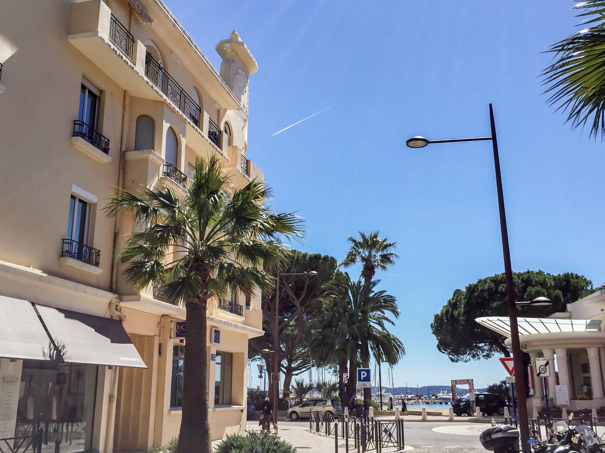 Photo 20 - Appartement de 2 chambres à Sainte-Maxime avec vues à la mer