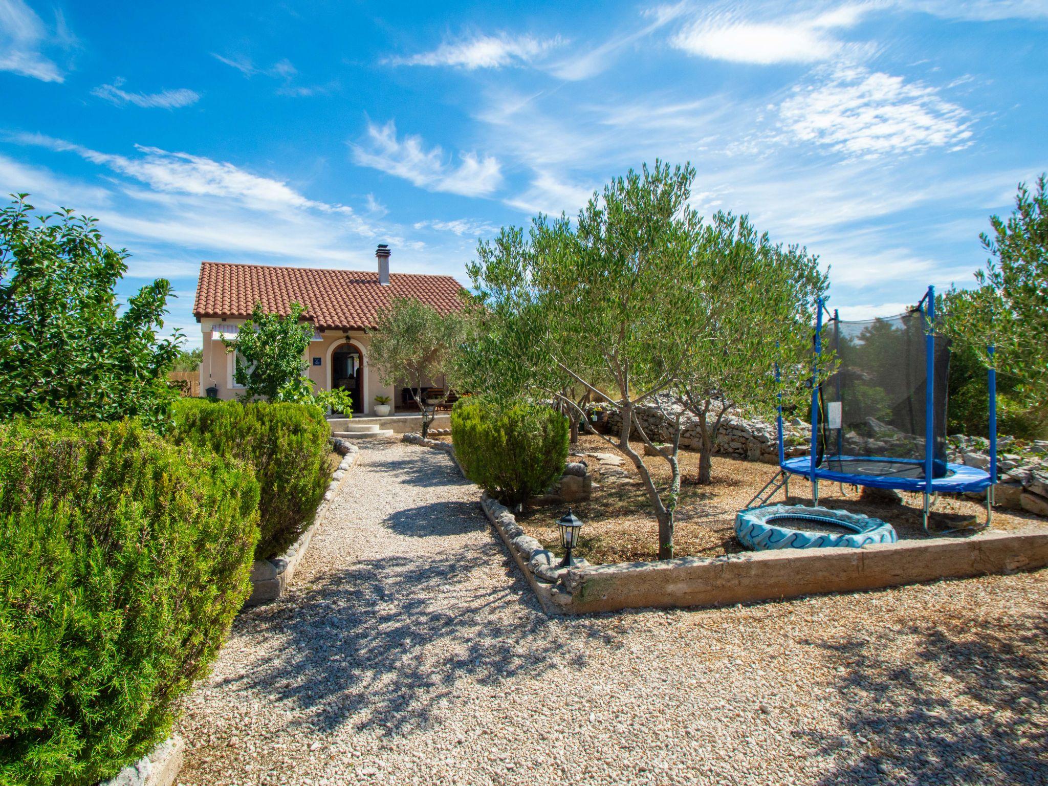 Foto 11 - Haus mit 2 Schlafzimmern in Vodice mit terrasse und blick aufs meer