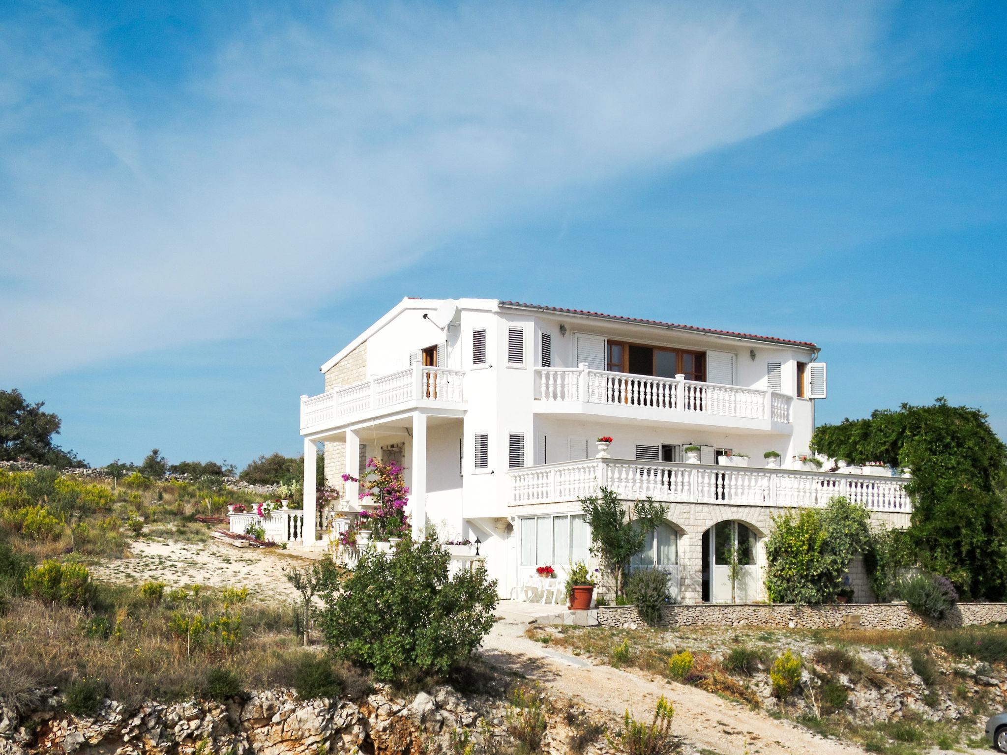 Photo 3 - Appartement de 3 chambres à Rogoznica avec terrasse et vues à la mer