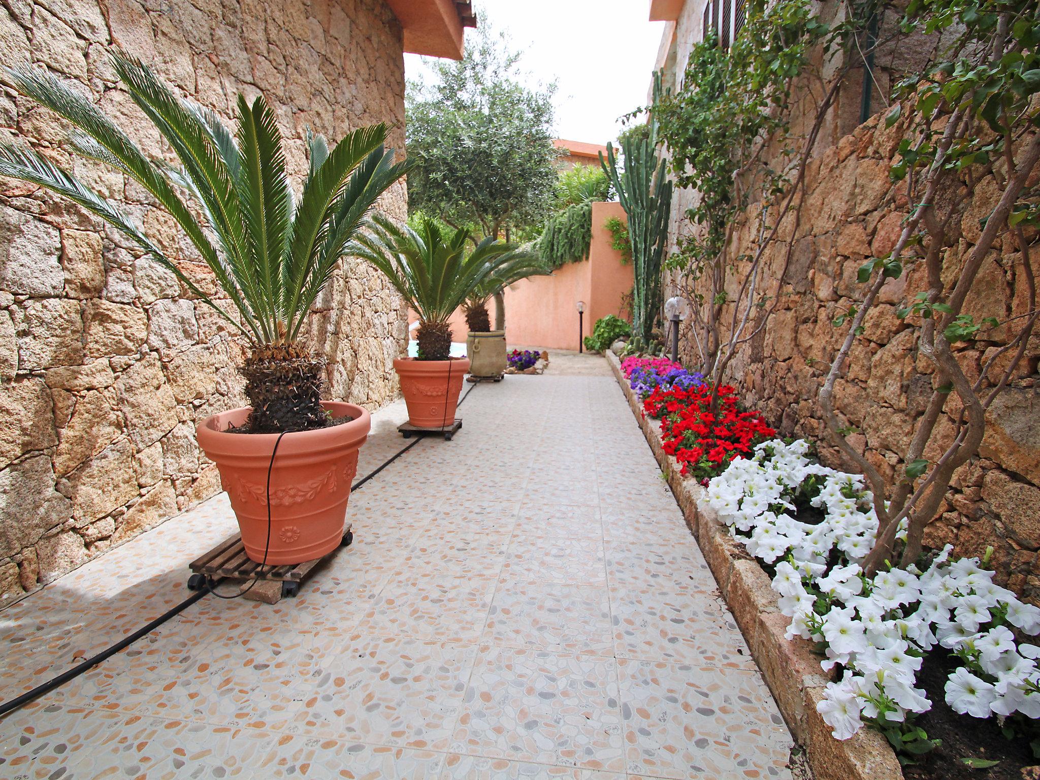 Photo 27 - Maison de 3 chambres à Trinità d'Agultu e Vignola avec piscine privée et jardin