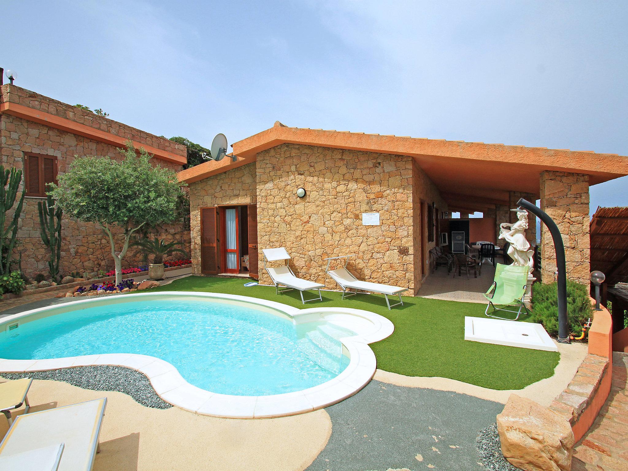 Foto 1 - Haus mit 3 Schlafzimmern in Trinità d'Agultu e Vignola mit privater pool und blick aufs meer