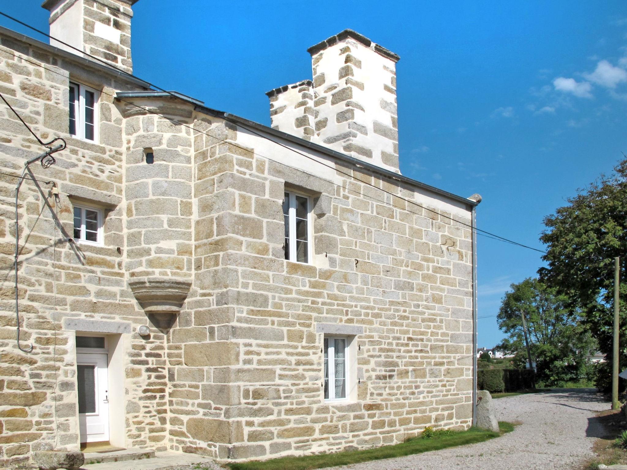 Photo 19 - Maison de 2 chambres à Plounéour-Brignogan-plages avec jardin et terrasse