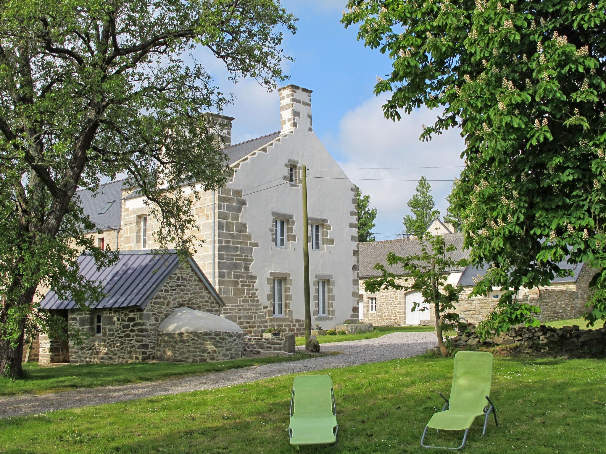 Photo 21 - Maison de 2 chambres à Plounéour-Brignogan-plages avec jardin et terrasse