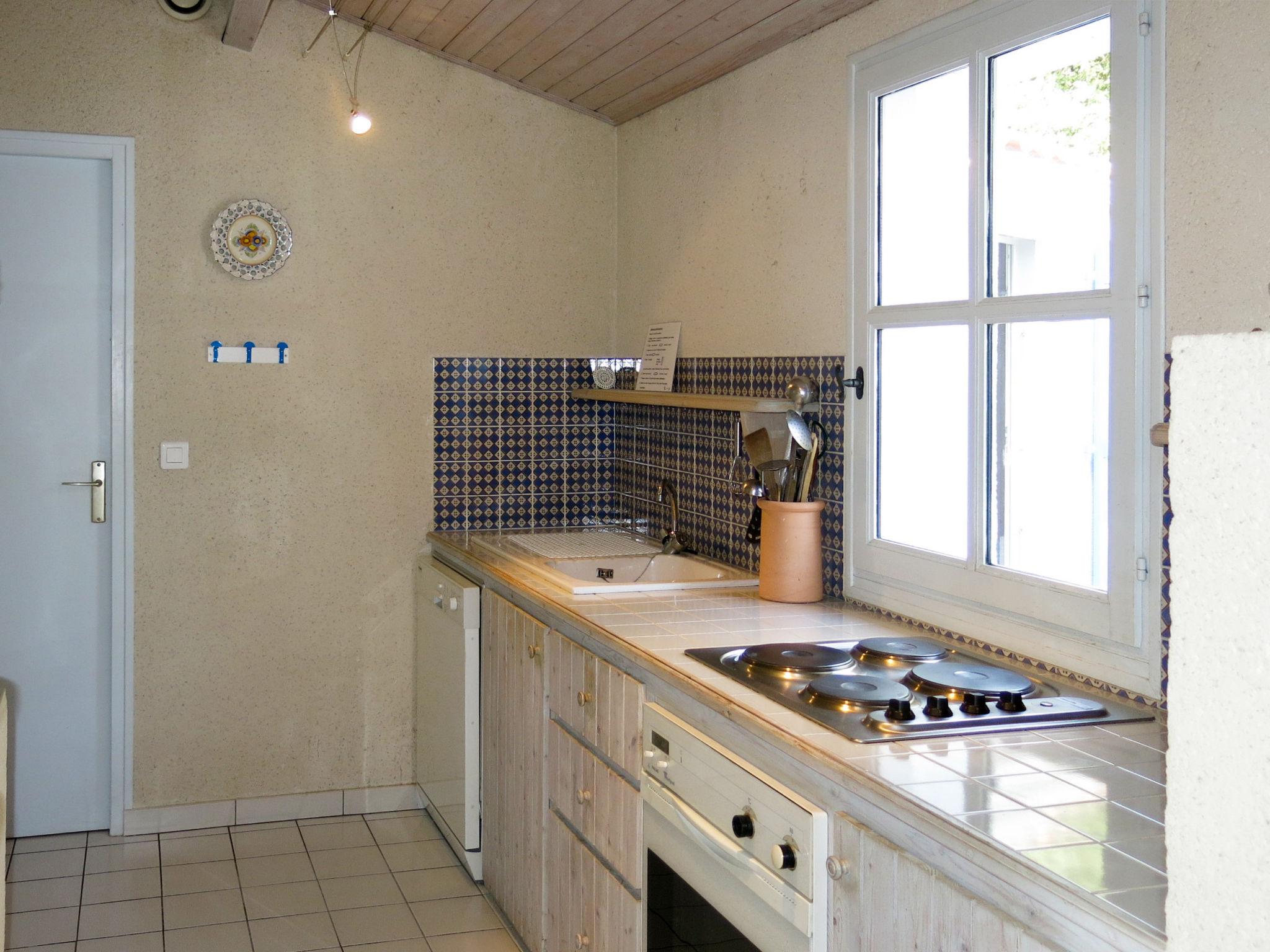 Photo 6 - 4 bedroom House in La Tranche-sur-Mer with garden and terrace