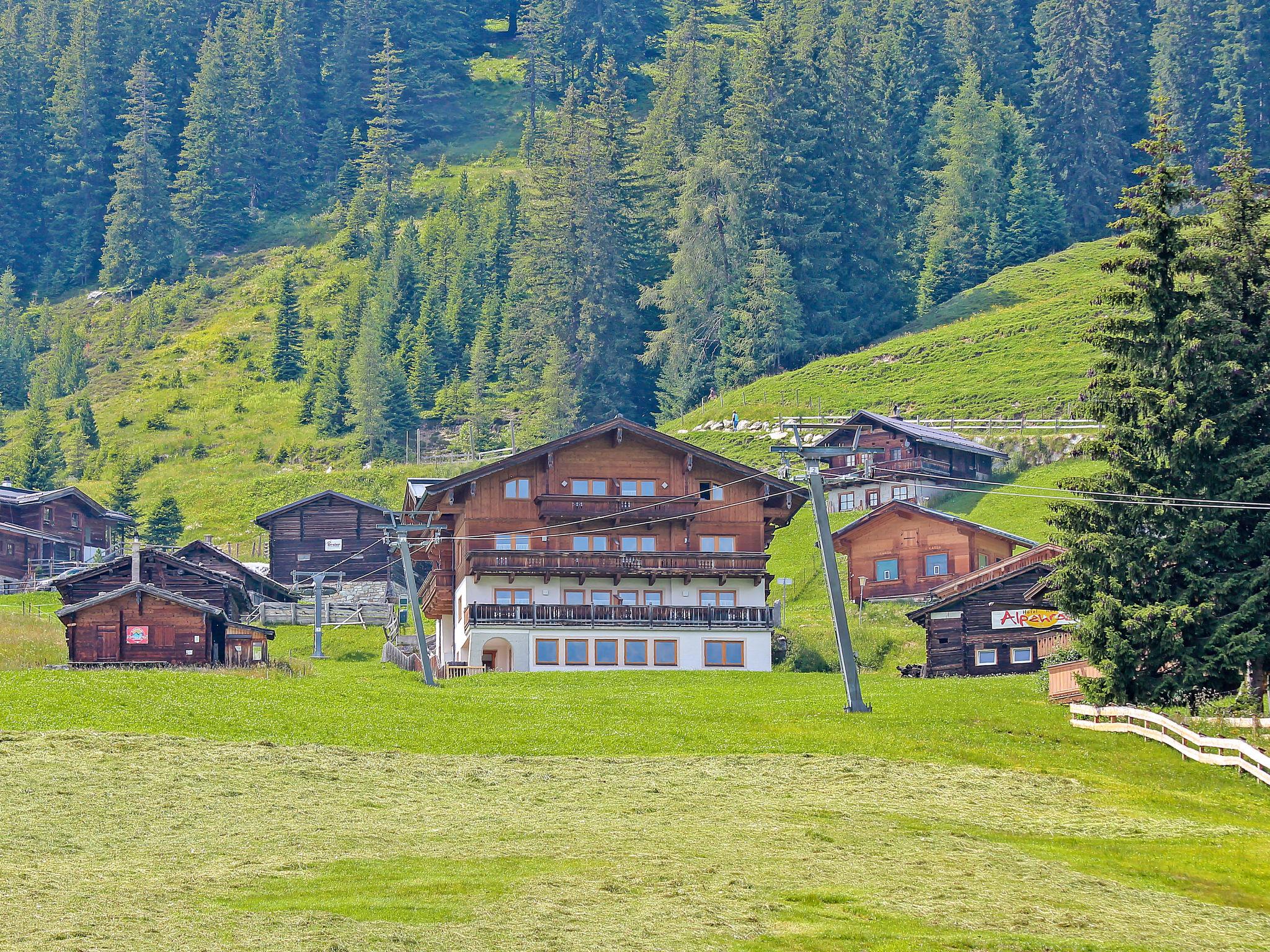 Photo 8 - Appartement de 2 chambres à Wald im Pinzgau avec jardin et vues sur la montagne