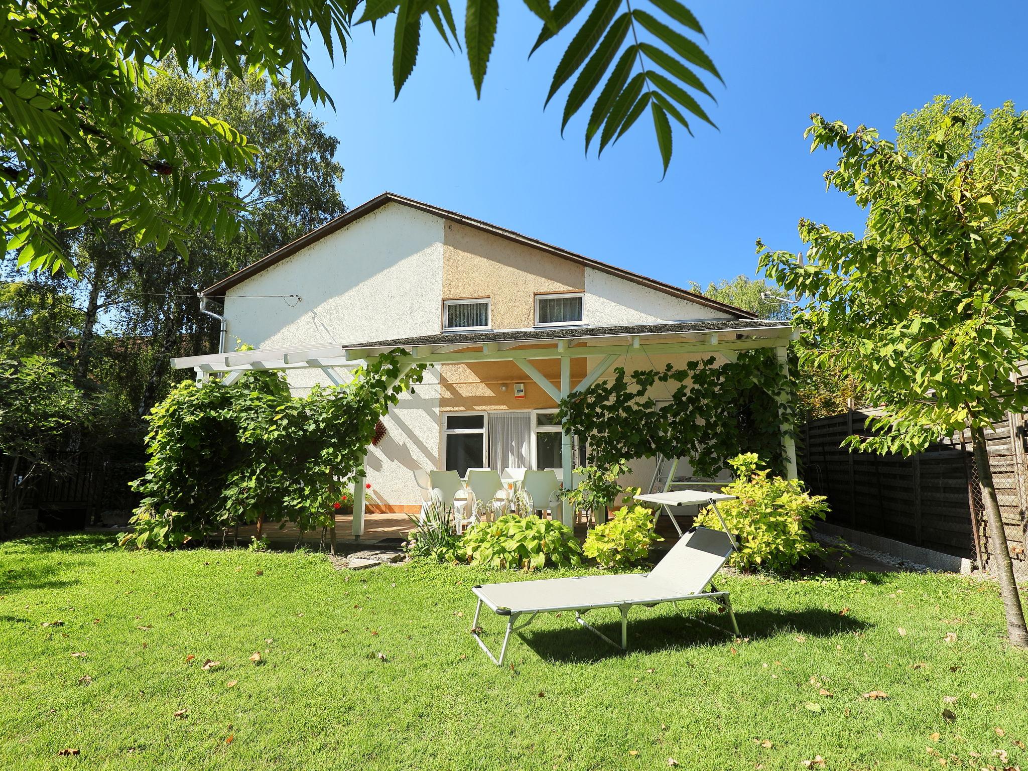 Photo 16 - 5 bedroom House in Balatonboglár with terrace and mountain view