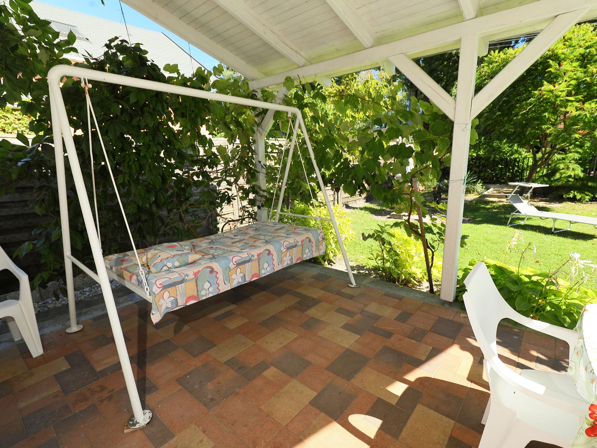 Photo 22 - Maison de 5 chambres à Balatonboglár avec terrasse et vues sur la montagne