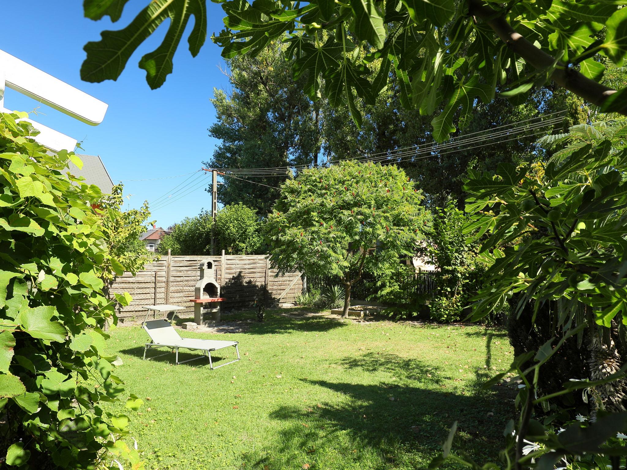 Photo 5 - Maison de 5 chambres à Balatonboglár avec jardin et terrasse