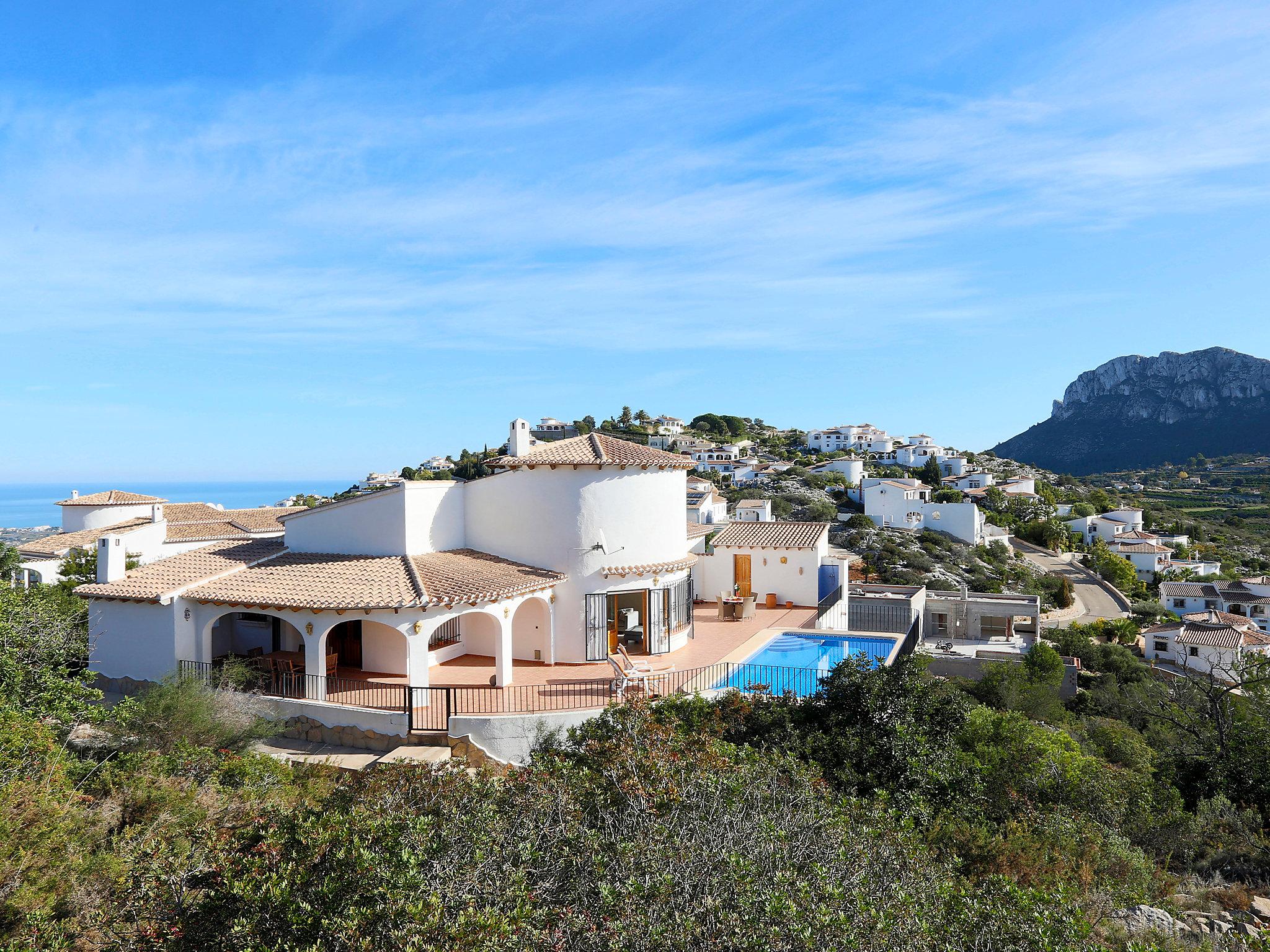 Foto 1 - Casa de 4 quartos em El Ràfol d'Almúnia com piscina privada e vistas do mar