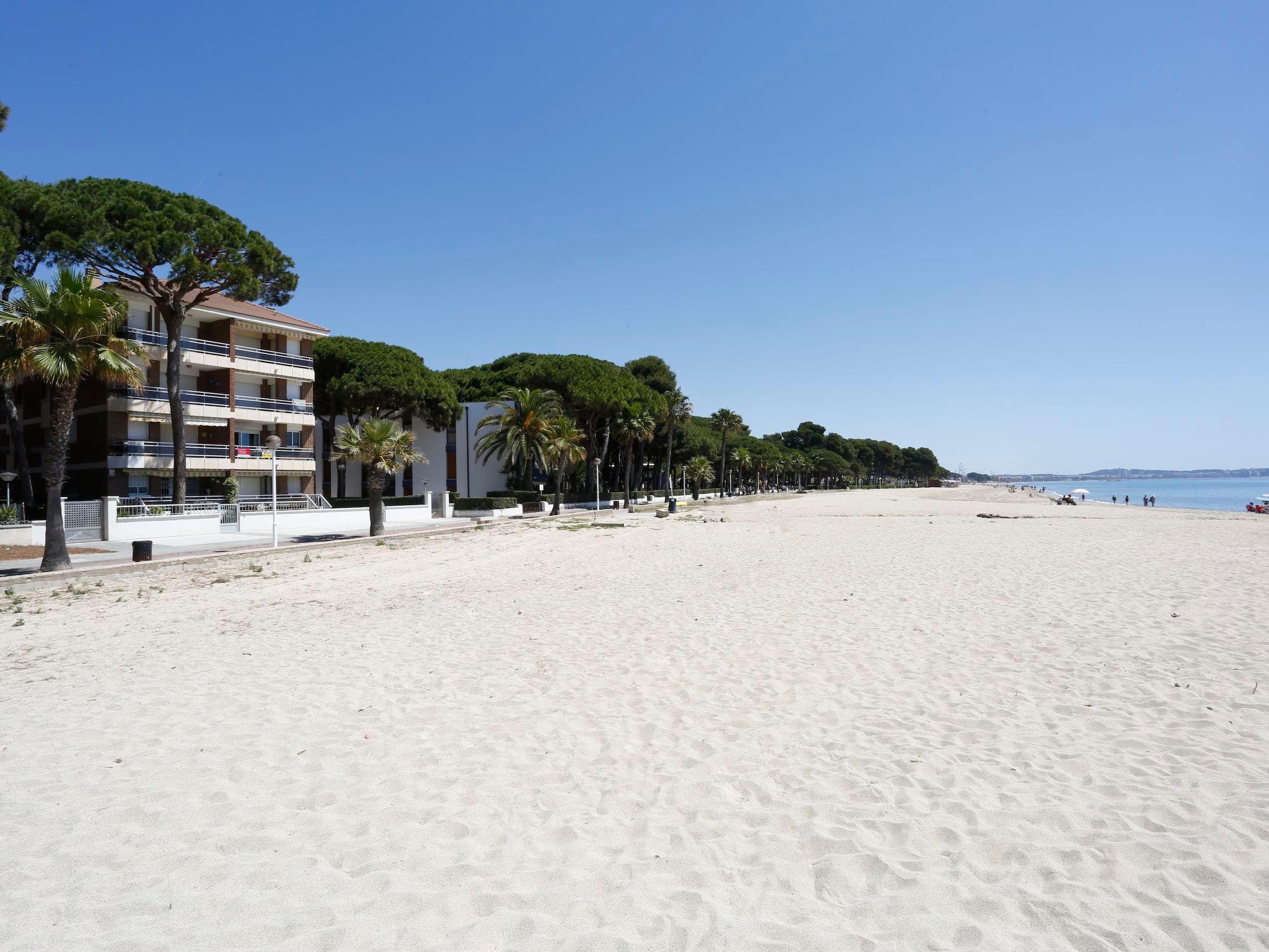 Foto 13 - Apartamento de 3 habitaciones en Cambrils con jardín y vistas al mar