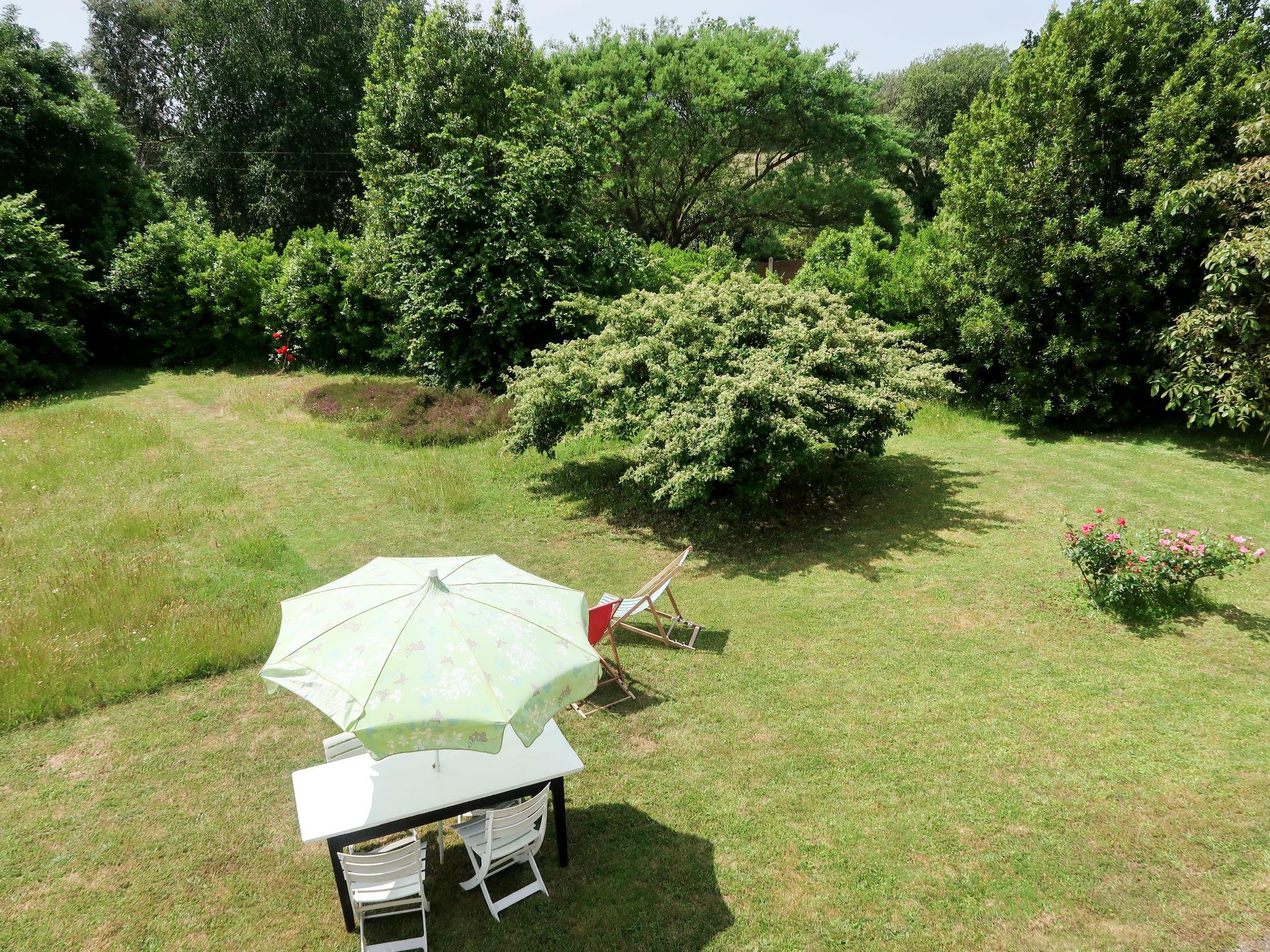 Foto 2 - Casa de 5 quartos em Plomeur com jardim e terraço