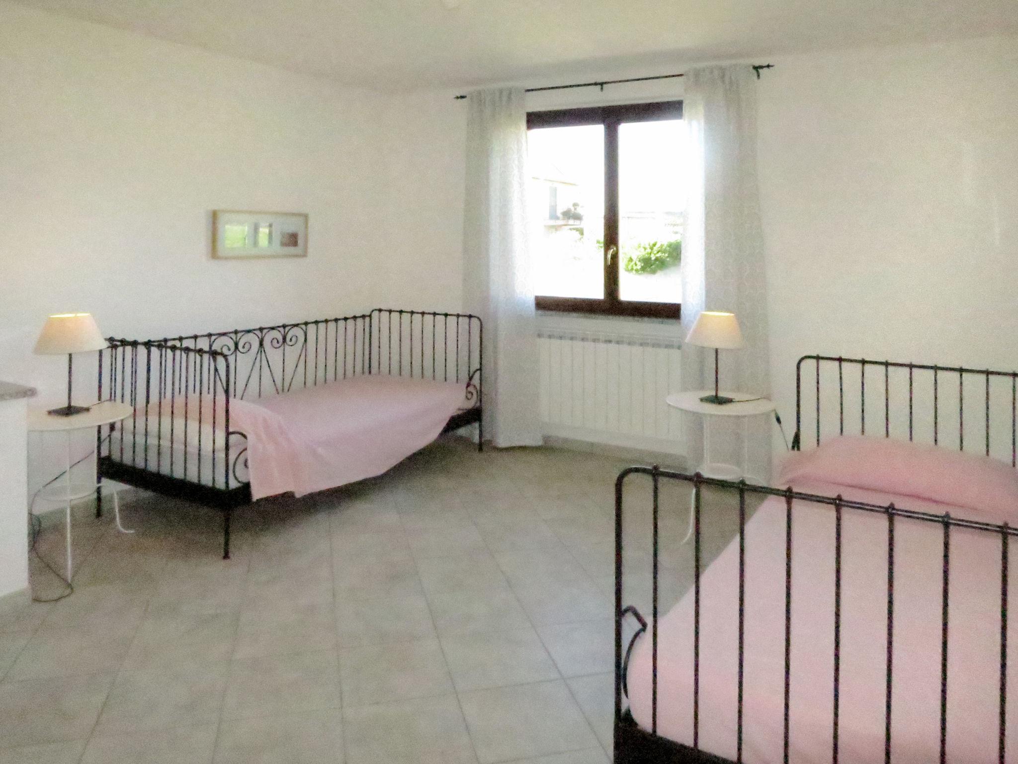 Foto 7 - Appartamento con 3 camere da letto a Costarainera con giardino e vista mare