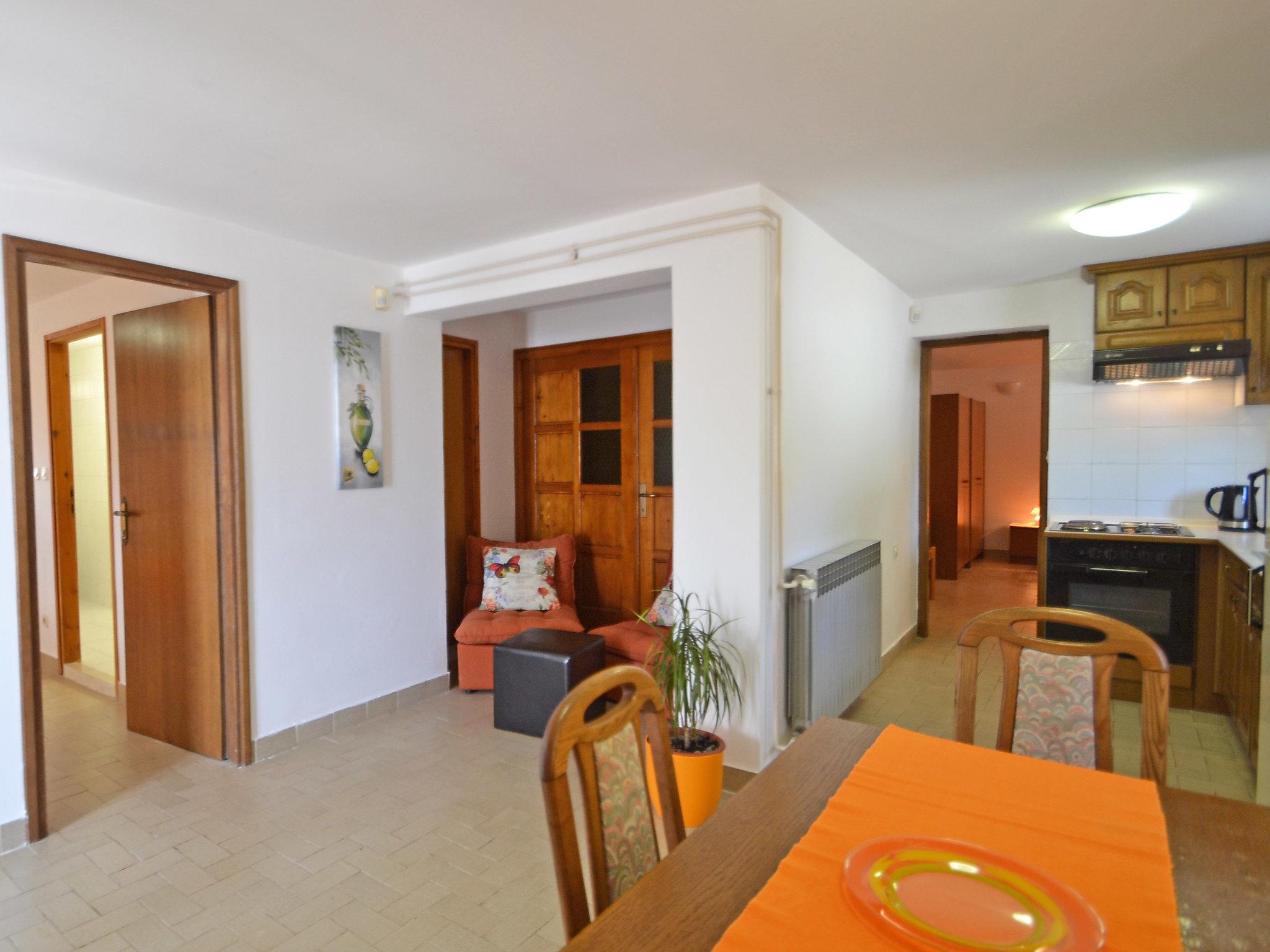 Foto 4 - Apartamento de 2 quartos em Zadar com jardim e terraço