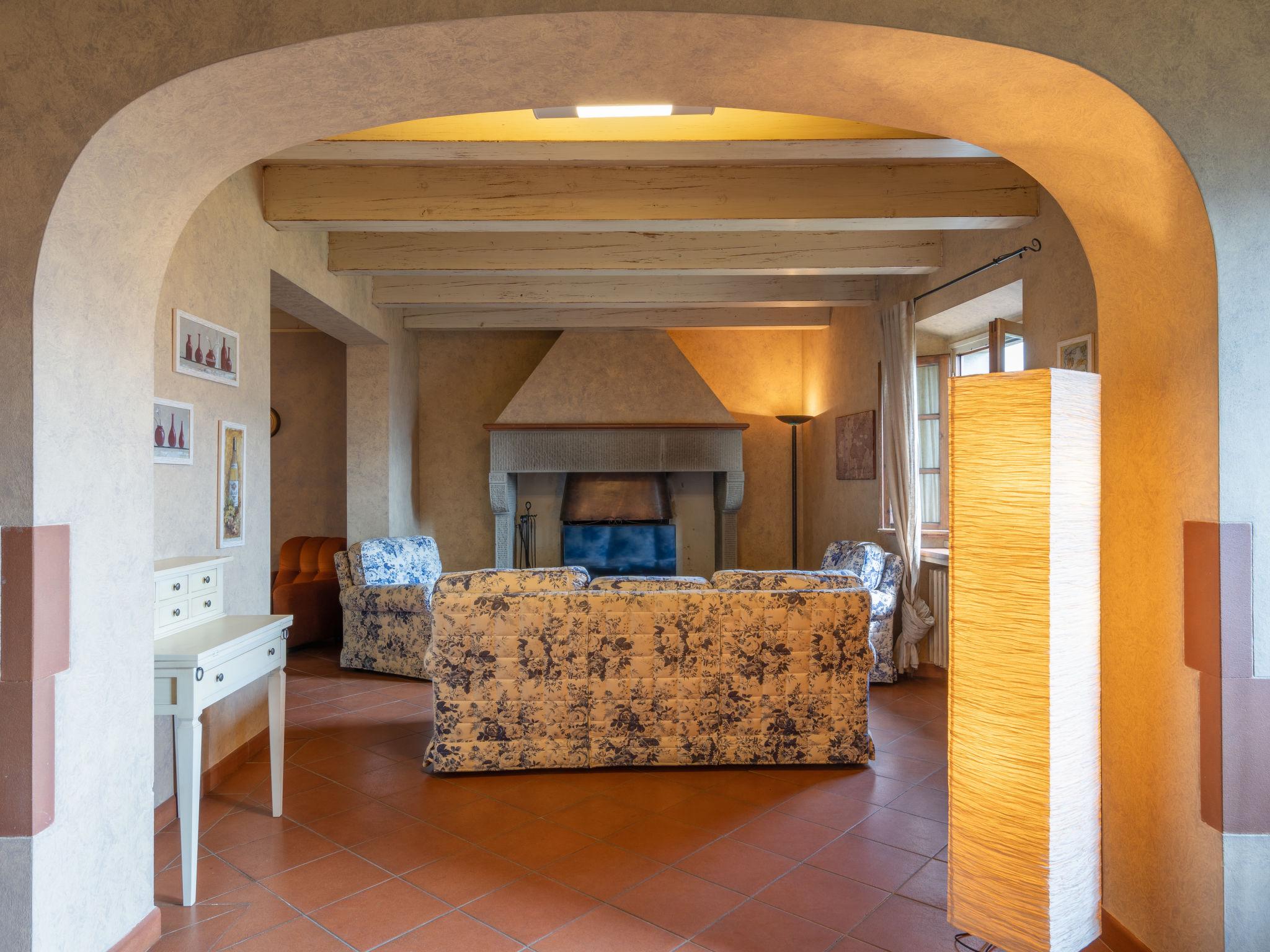 Photo 10 - 6 bedroom House in Dicomano with private pool and garden