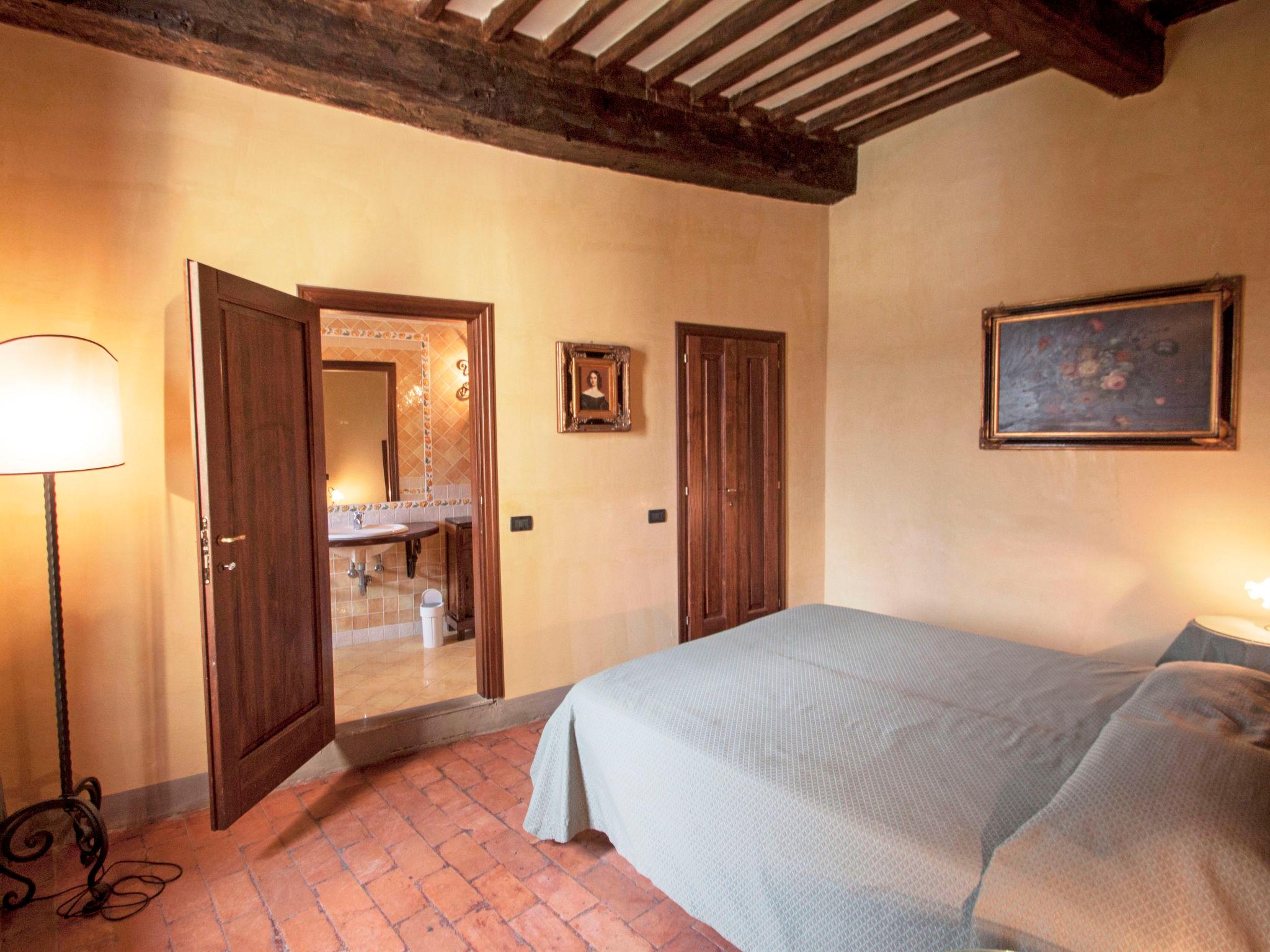 Foto 15 - Casa con 7 camere da letto a Vicchio con piscina privata e giardino