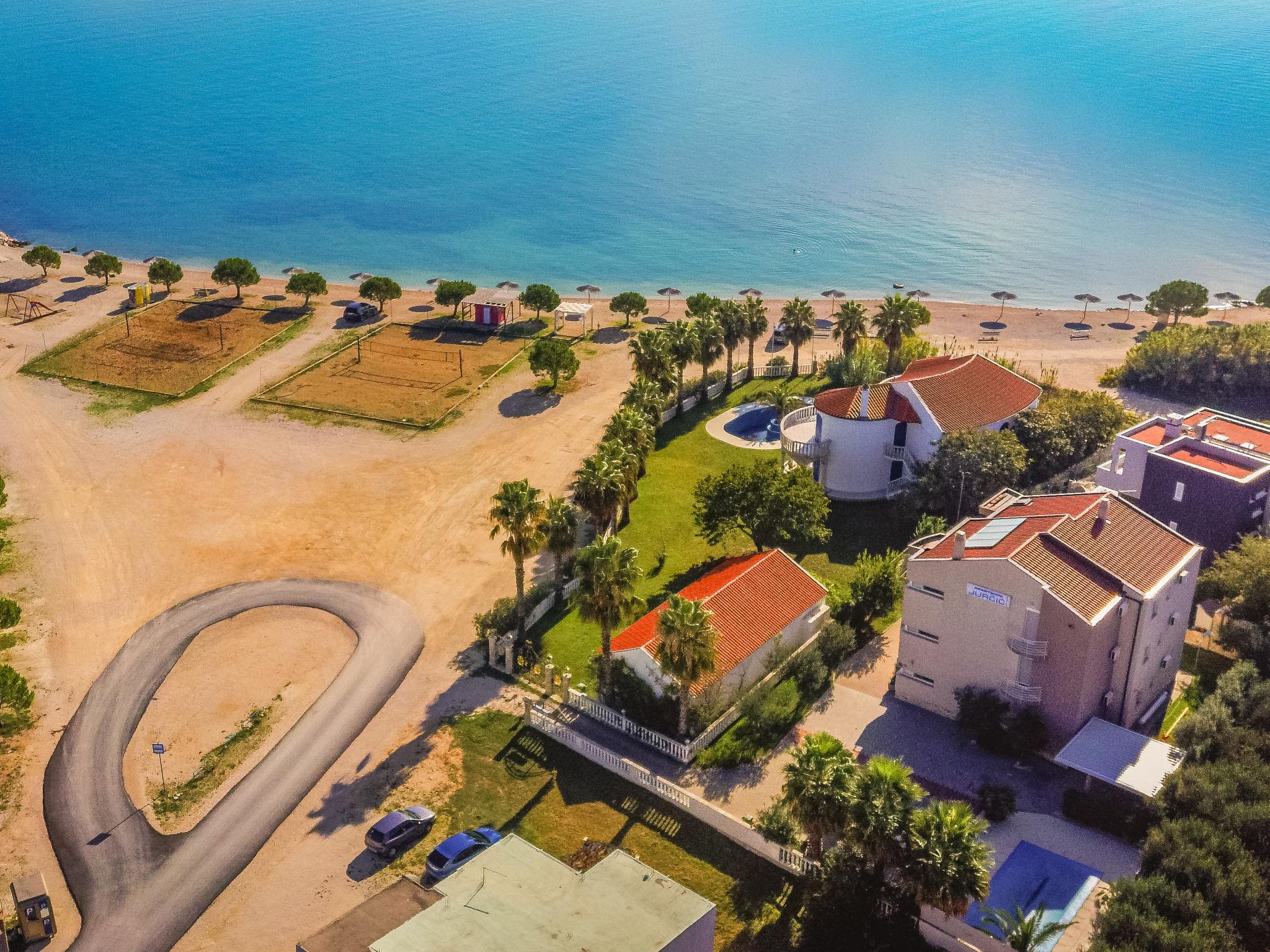 Foto 2 - Apartamento de 2 quartos em Bibinje com piscina e vistas do mar