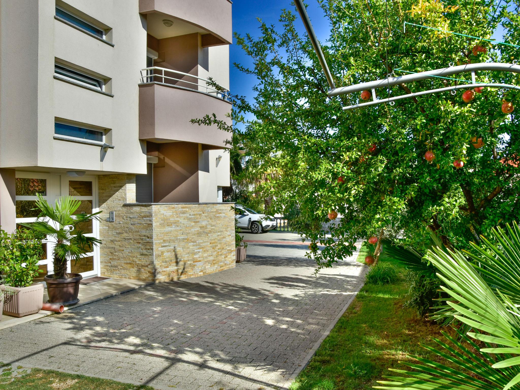 Photo 23 - Appartement de 2 chambres à Bibinje avec piscine et vues à la mer