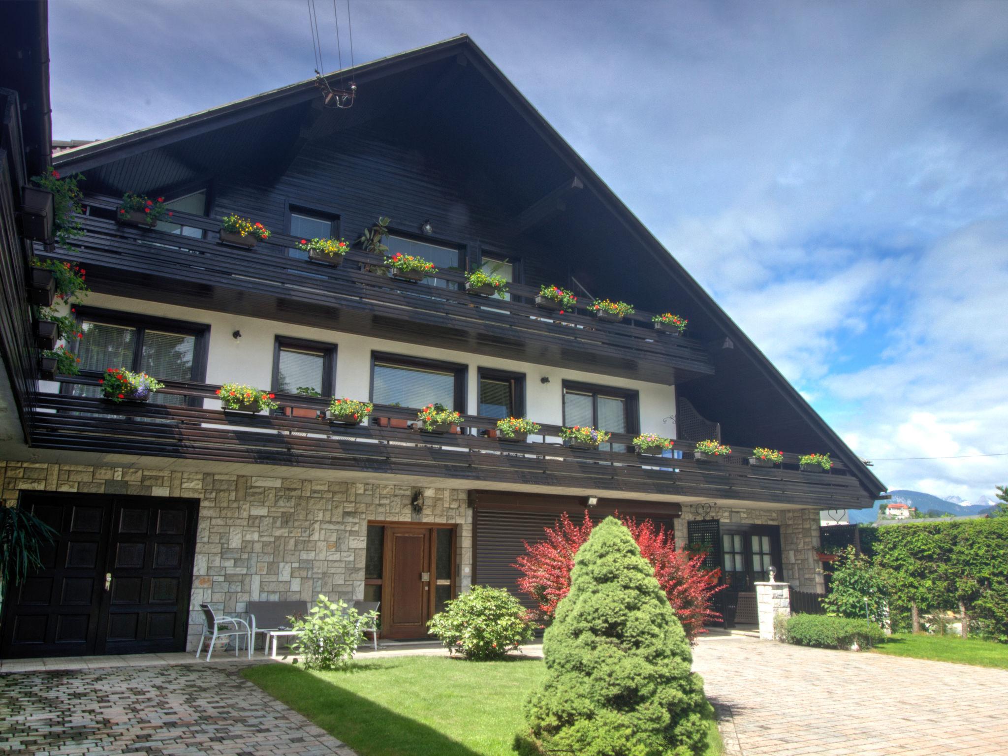 Foto 11 - Apartamento de 1 quarto em Bled com jardim e terraço