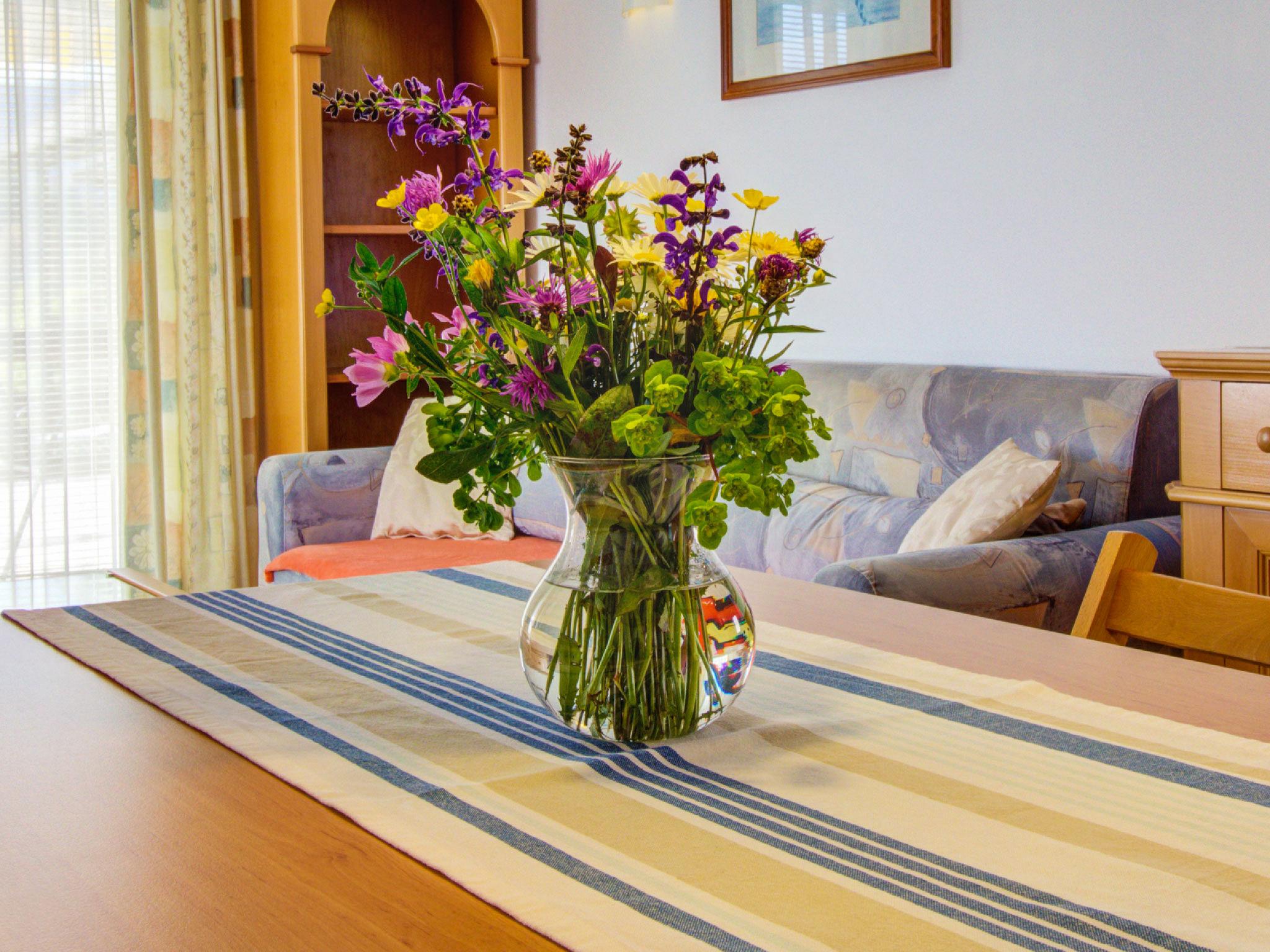 Foto 11 - Appartamento con 2 camere da letto a Bled con giardino e terrazza