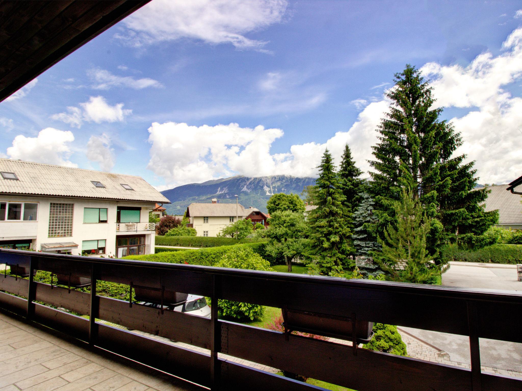 Foto 23 - Apartamento de 2 habitaciones en Bled con jardín y terraza
