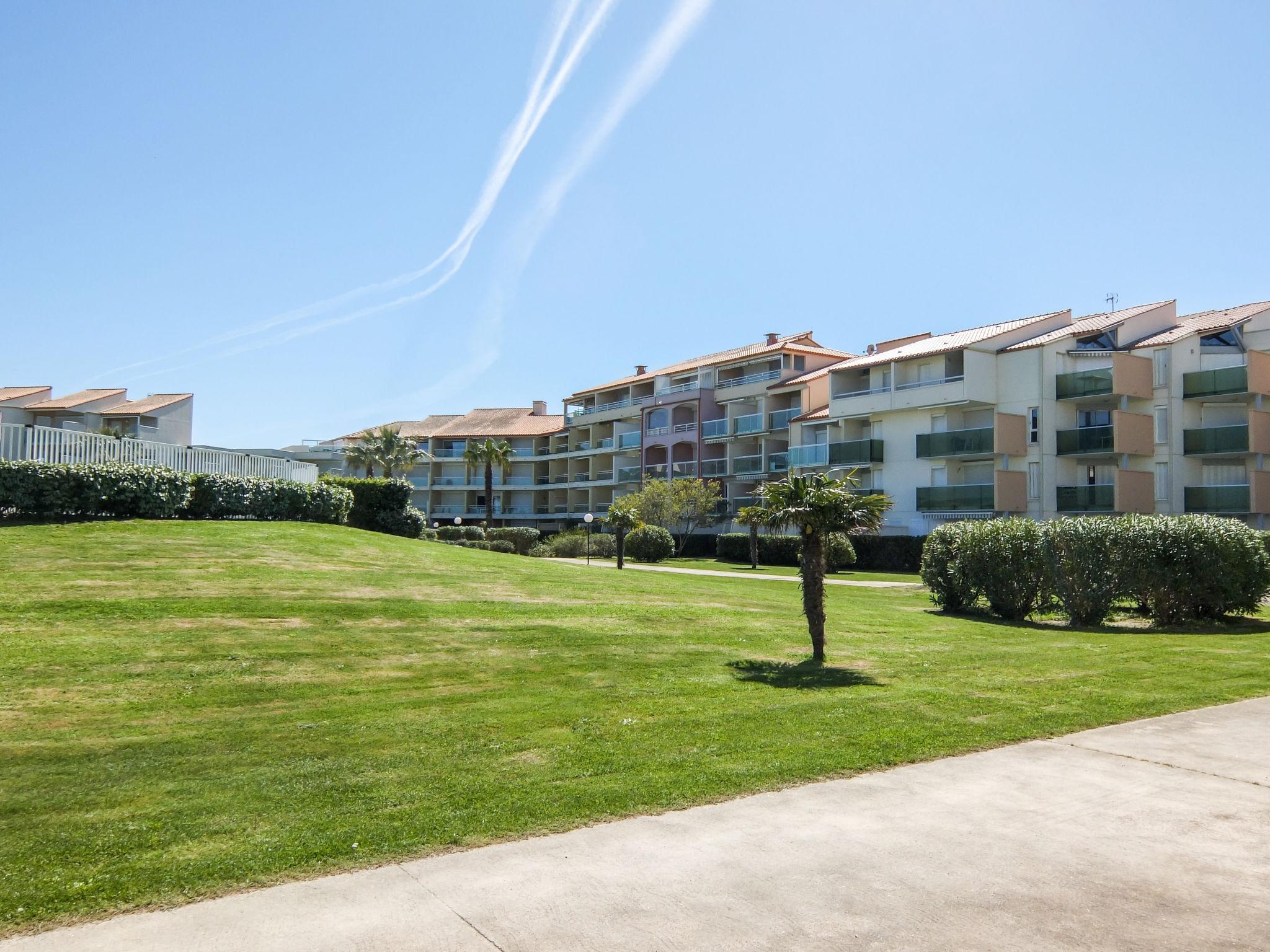 Foto 14 - Apartamento em Saint-Cyprien com piscina e vistas do mar