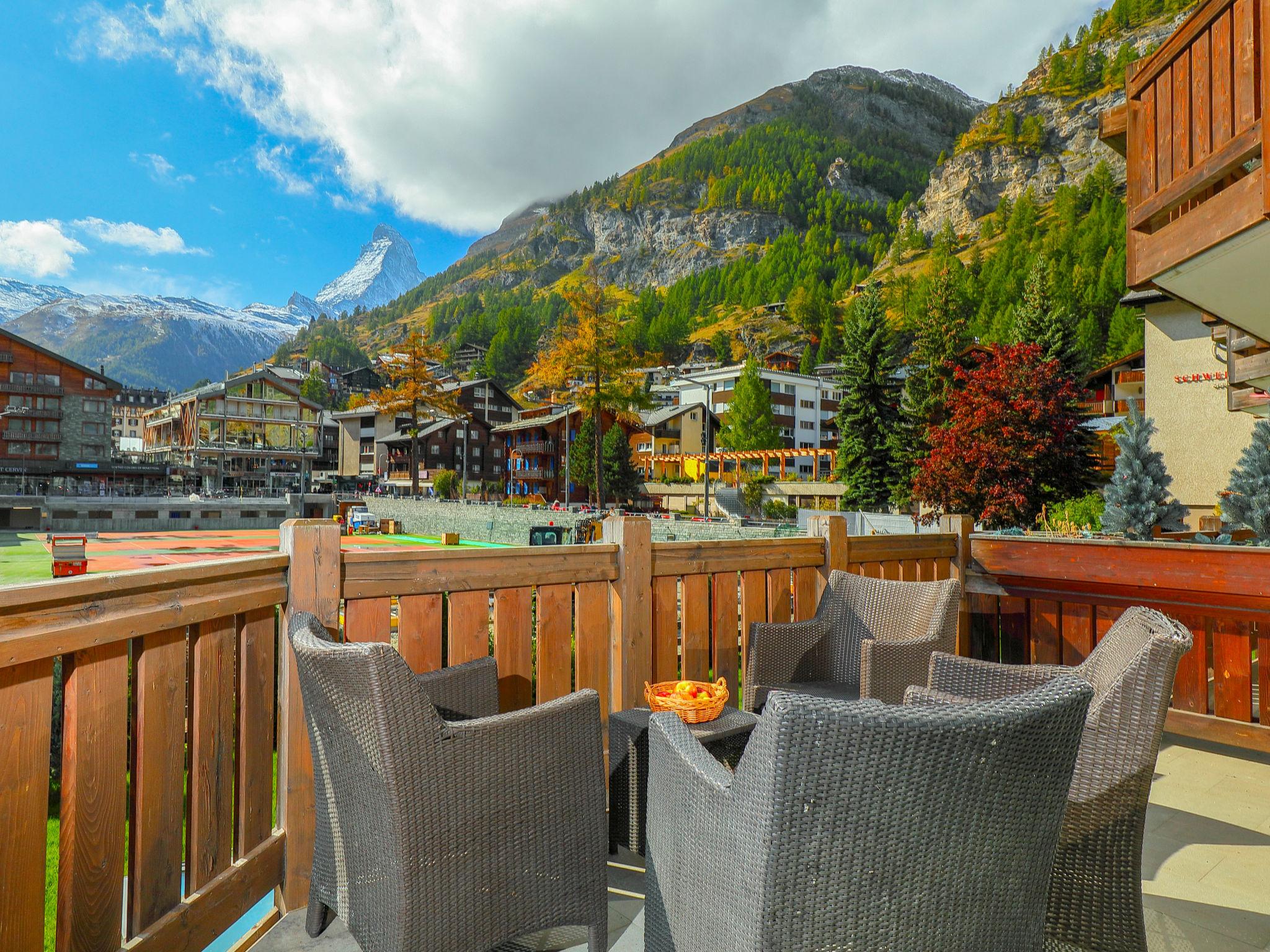 Foto 1 - Apartamento de 3 habitaciones en Zermatt con sauna y vistas a la montaña