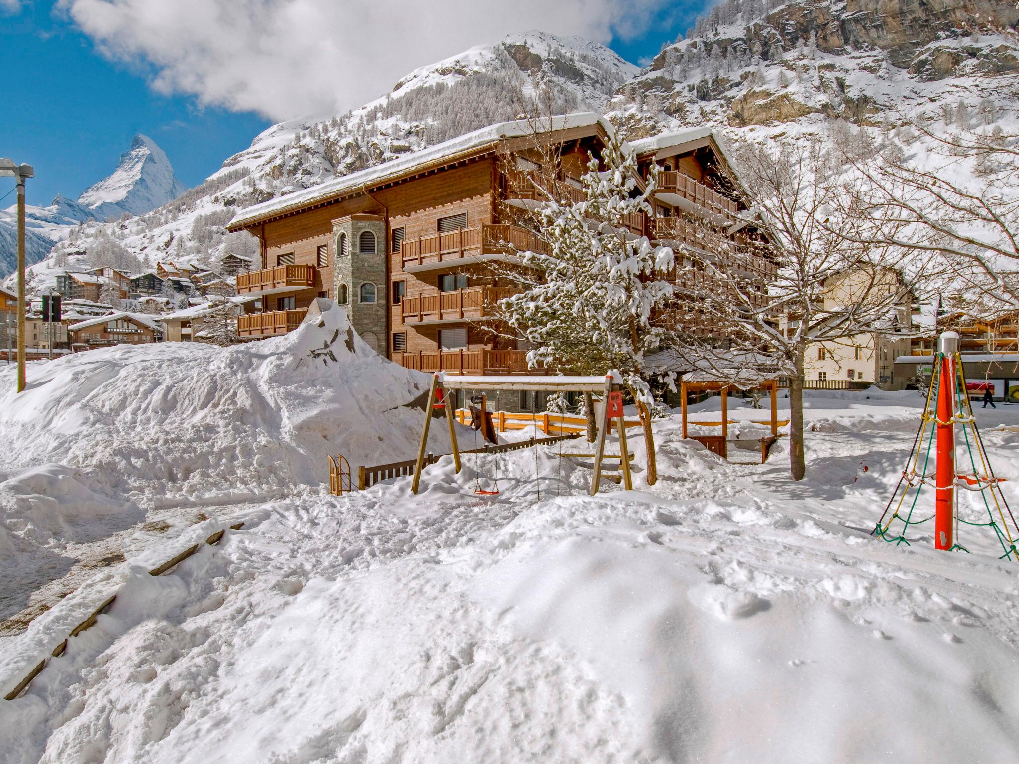 Foto 32 - Apartamento de 3 habitaciones en Zermatt con sauna y bañera de hidromasaje