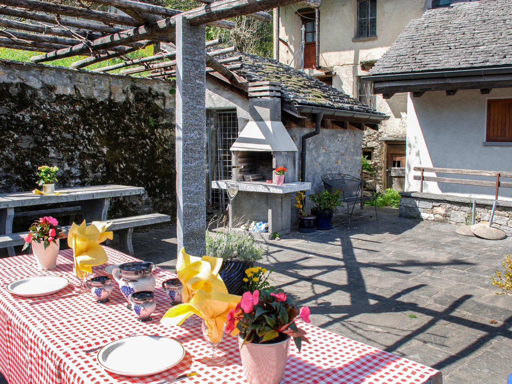 Foto 5 - Casa de 3 quartos em Acquarossa com jardim e terraço