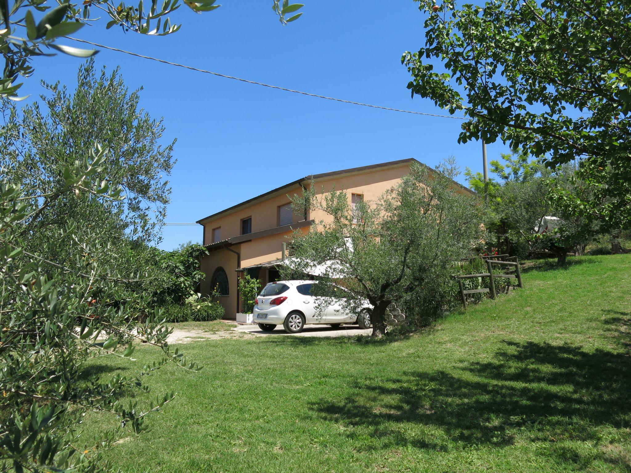 Photo 19 - 1 bedroom Apartment in Collecorvino with swimming pool and garden