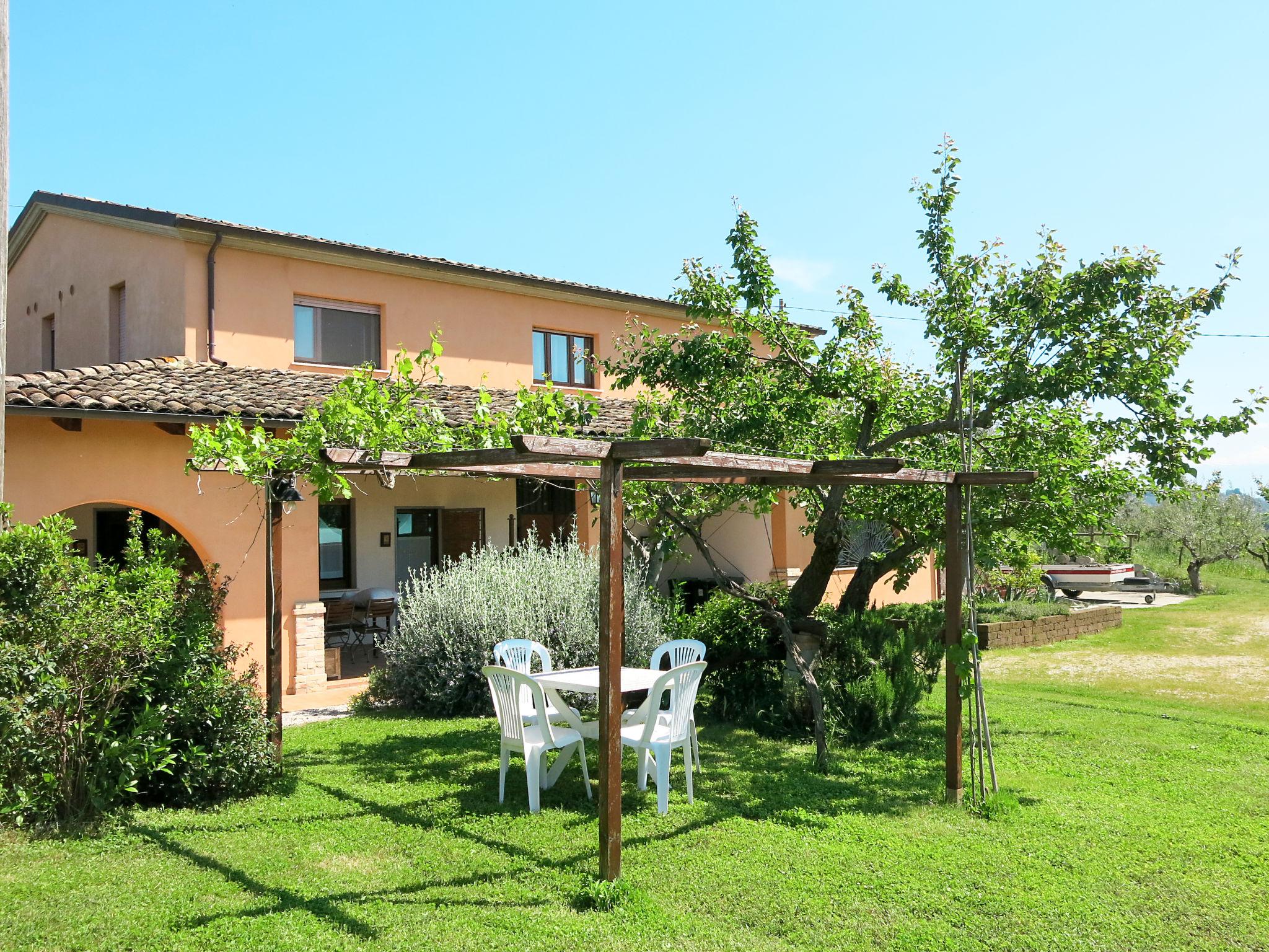 Foto 4 - Apartamento de 1 habitación en Collecorvino con piscina y jardín