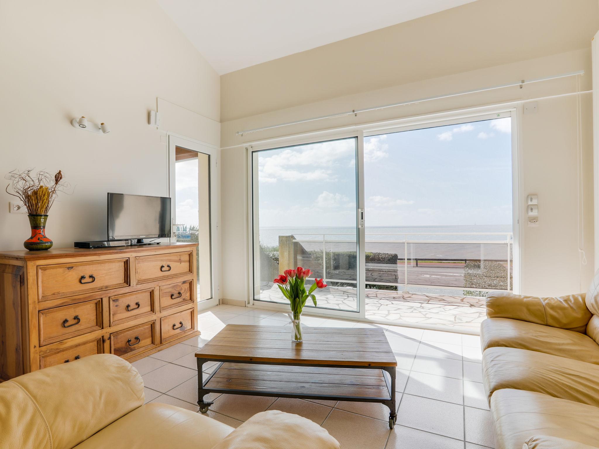 Foto 6 - Casa de 3 habitaciones en Saint-Palais-sur-Mer con terraza y vistas al mar