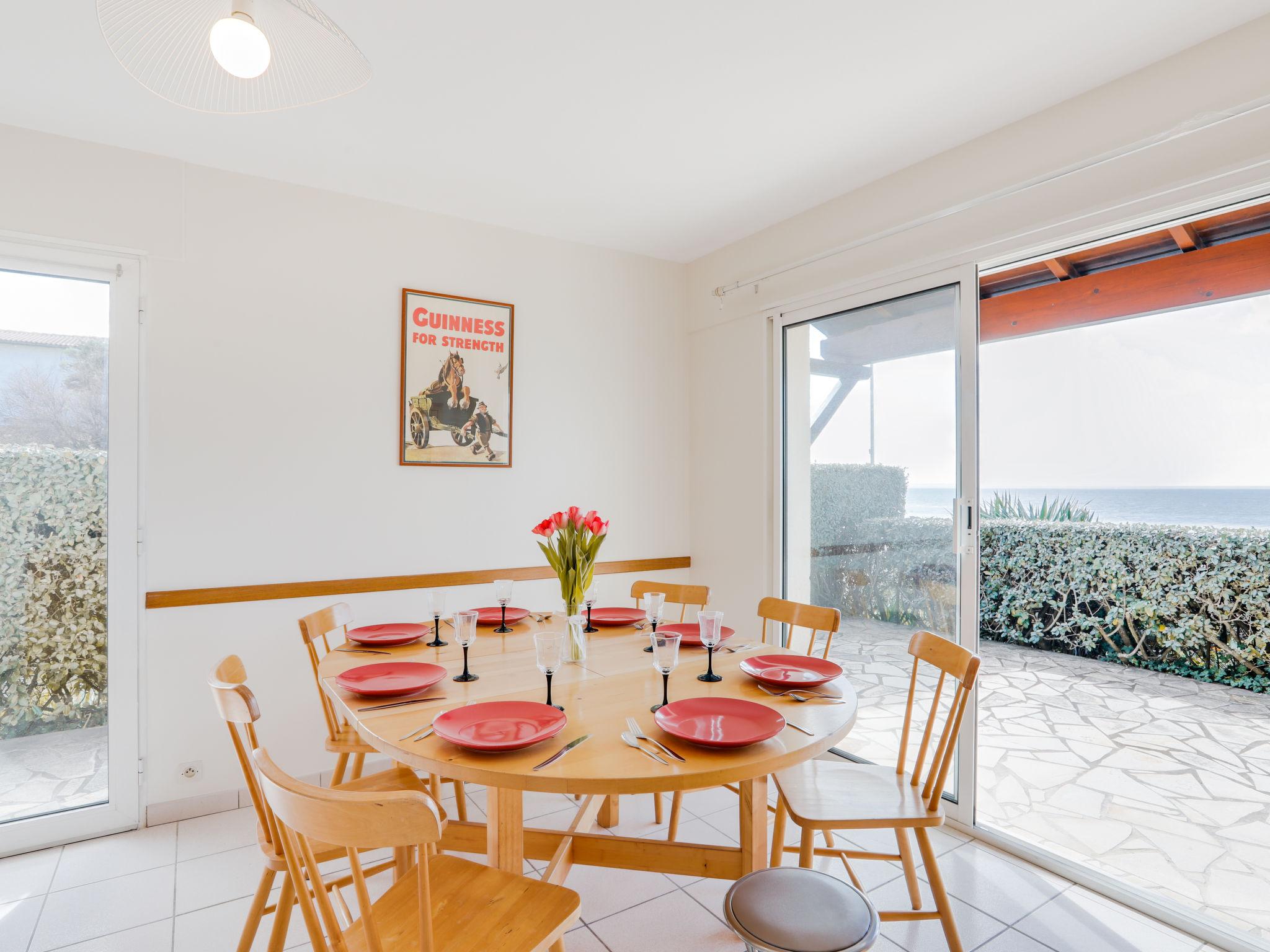 Photo 9 - 3 bedroom House in Saint-Palais-sur-Mer with terrace and sea view